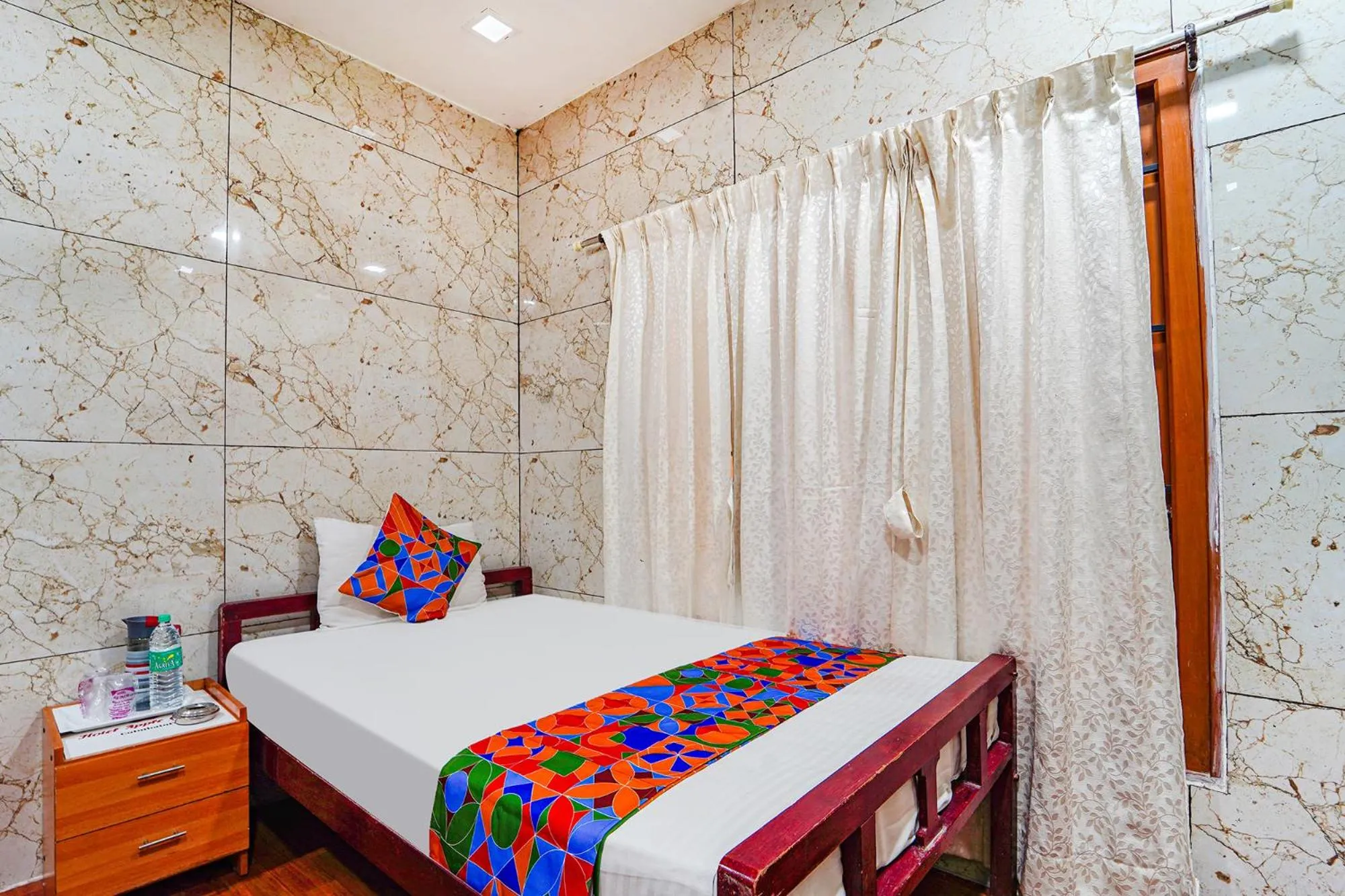 Bed in FabExpress Apple Grand - 200m from Our Lady of Fatima Church