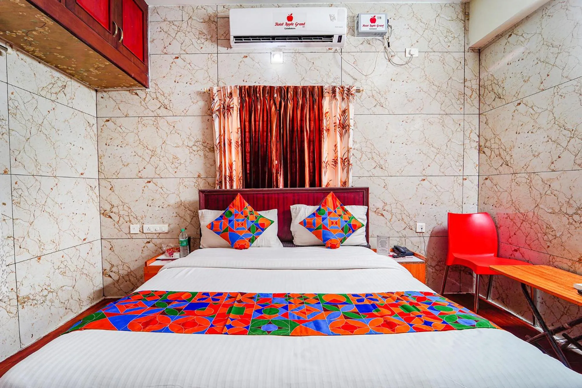 Bed in FabExpress Apple Grand - 200m from Our Lady of Fatima Church