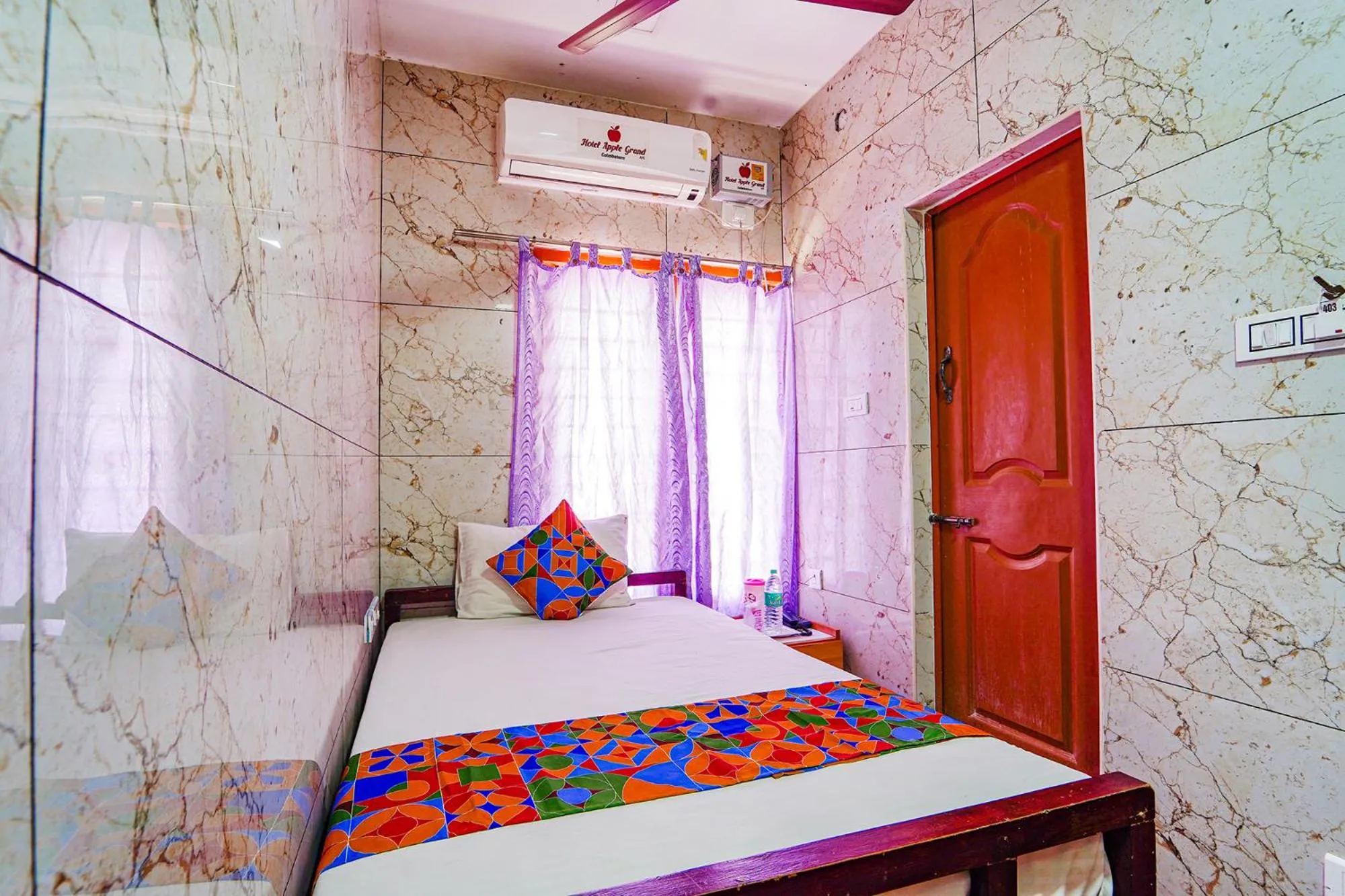 Bed in FabExpress Apple Grand - 200m from Our Lady of Fatima Church