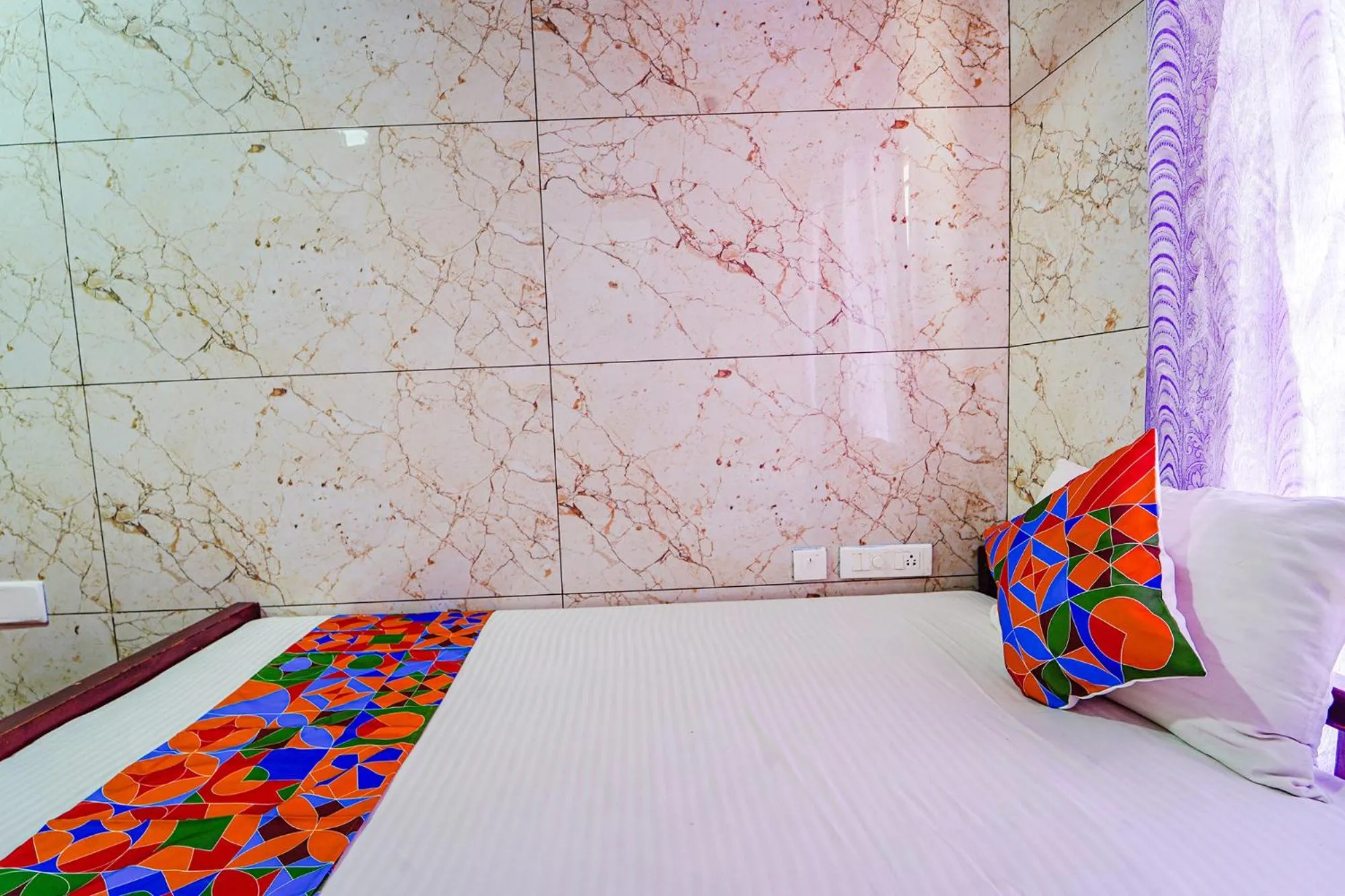 Bed in FabExpress Apple Grand - 200m from Our Lady of Fatima Church