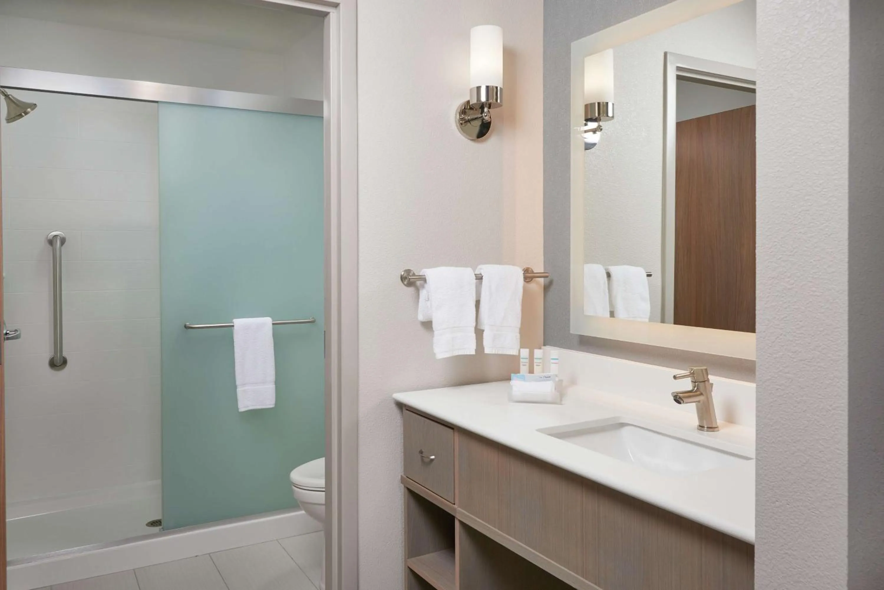 Bathroom in Homewood Suites By Hilton Cincinnati Midtown