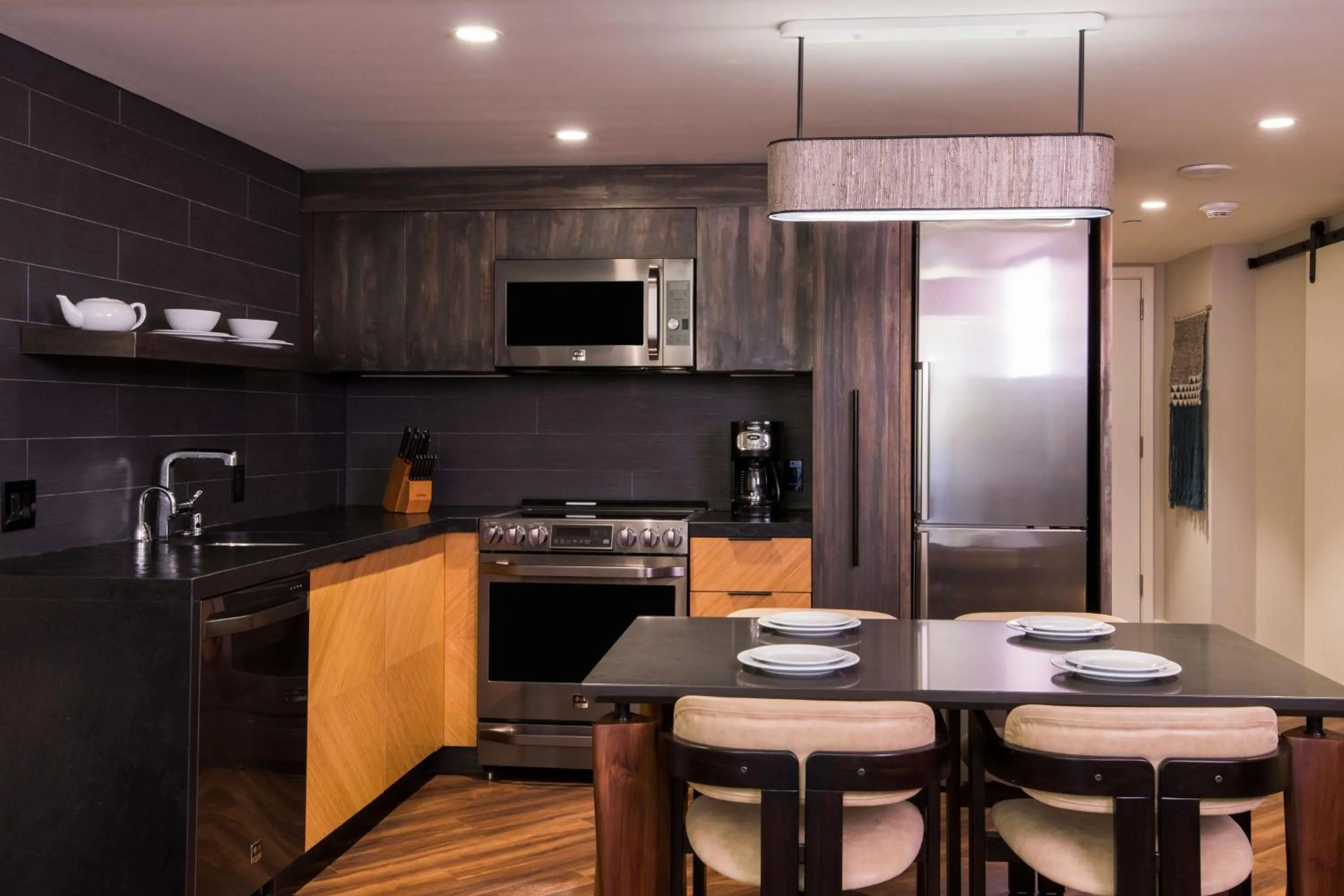 Kitchen or kitchenette in Hilton Grand Vacations Club Ocean Tower Waikoloa Village