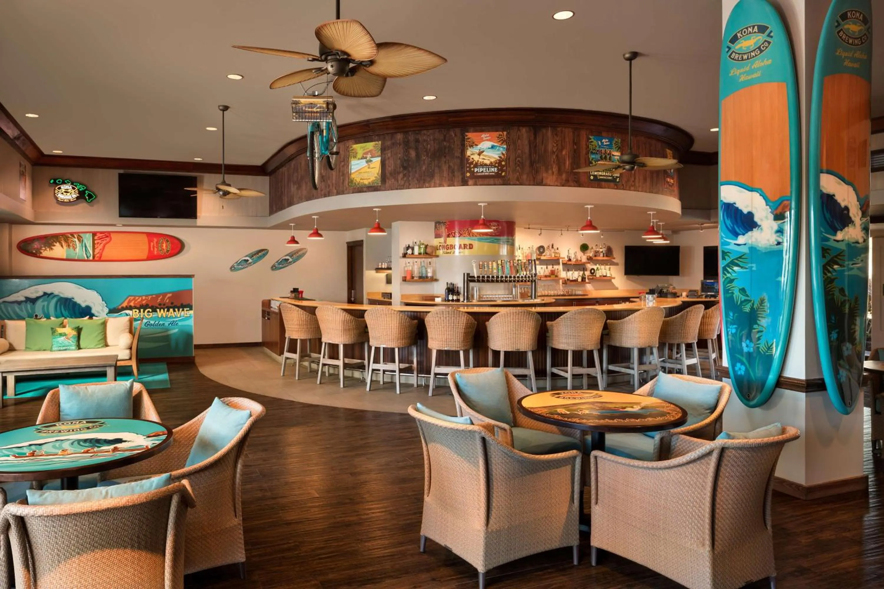 Lounge or bar in Hilton Grand Vacations Club Ocean Tower Waikoloa Village