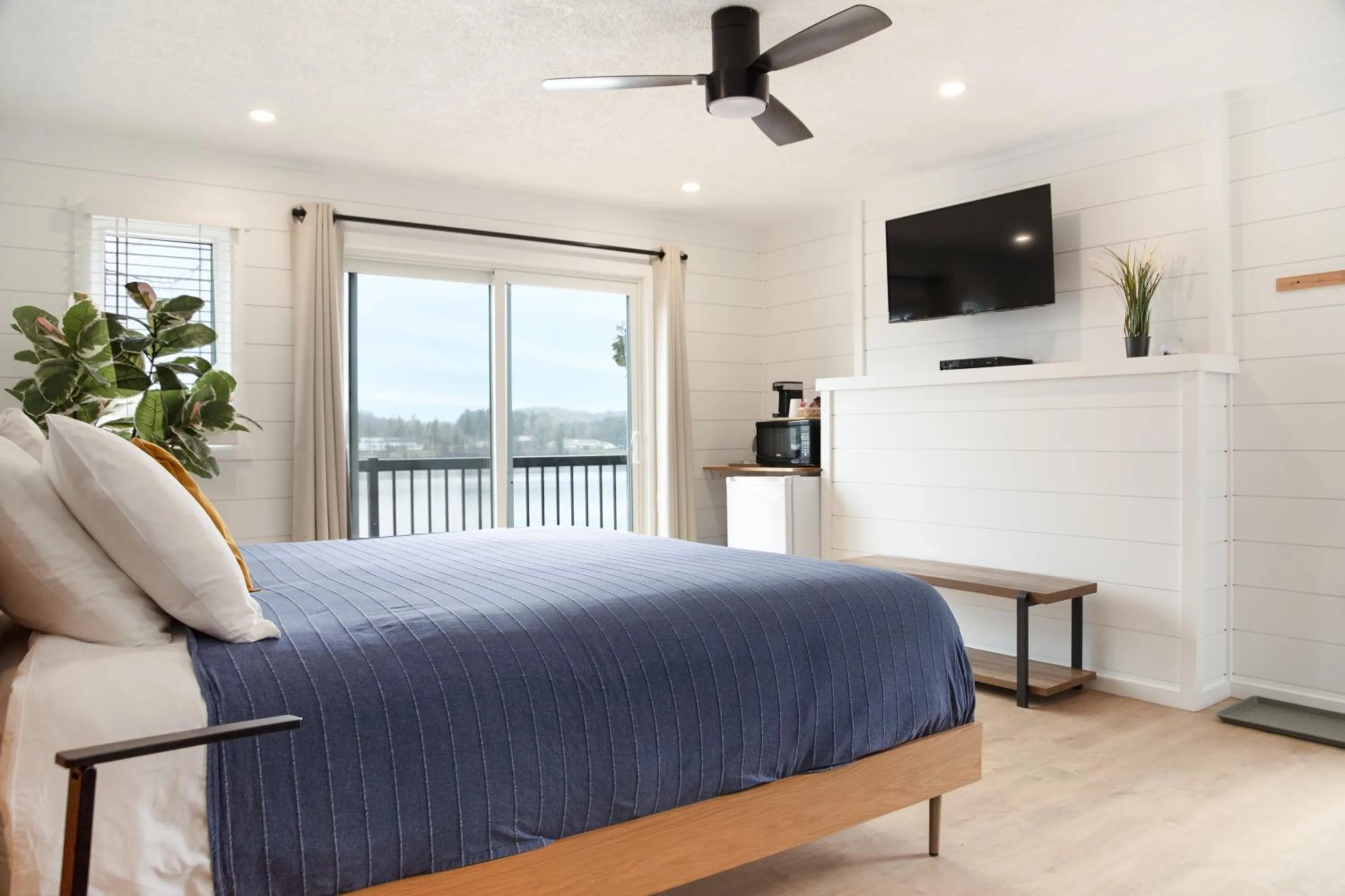 Bed in Bonnie View Inn