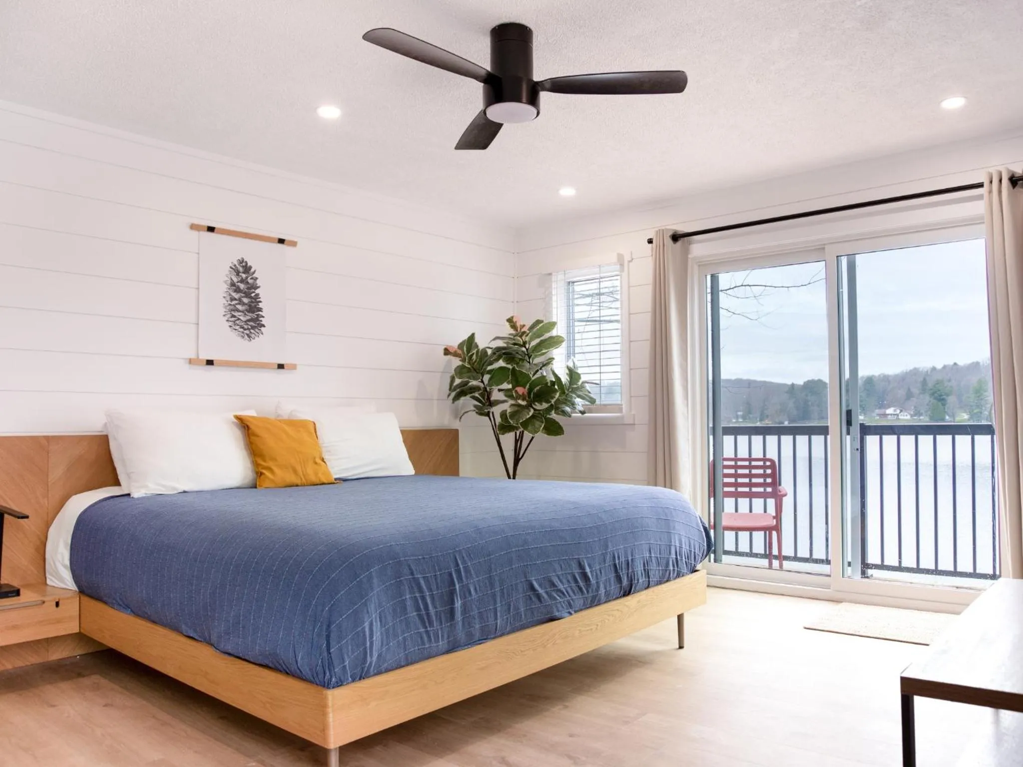 Bed in Bonnie View Inn