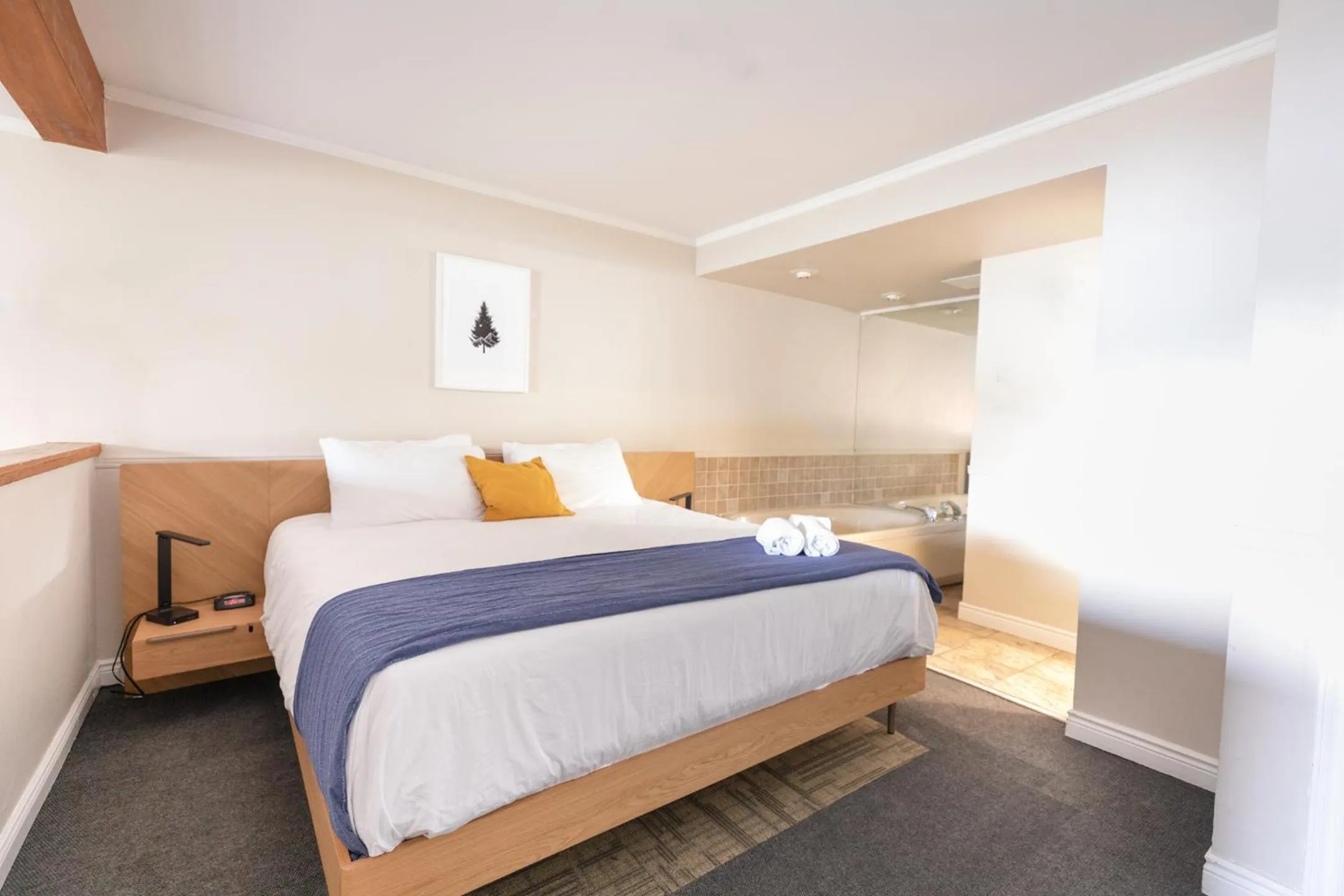 Bed in Bonnie View Inn