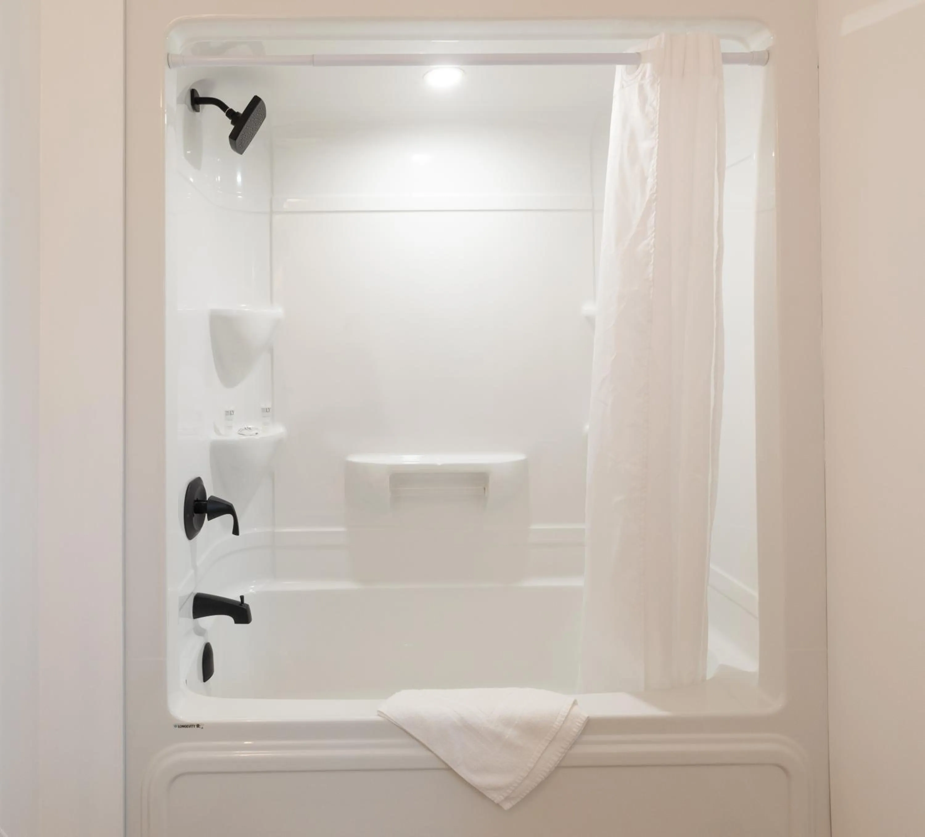 Bathroom in Bonnie View Inn