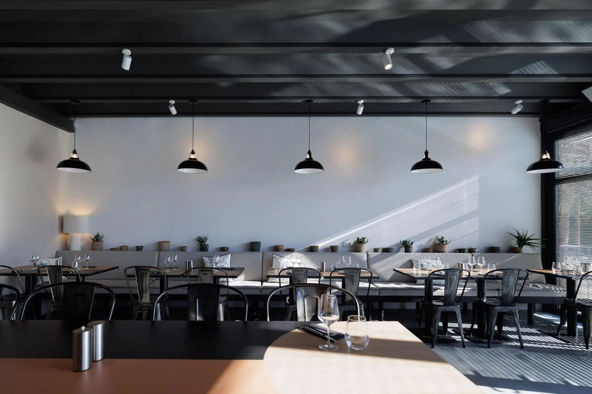 Restaurant/places to eat in ibis Valence Sud