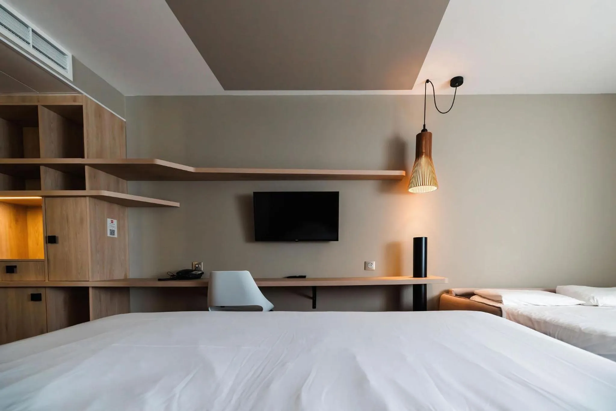 Bed in ibis Valence Sud