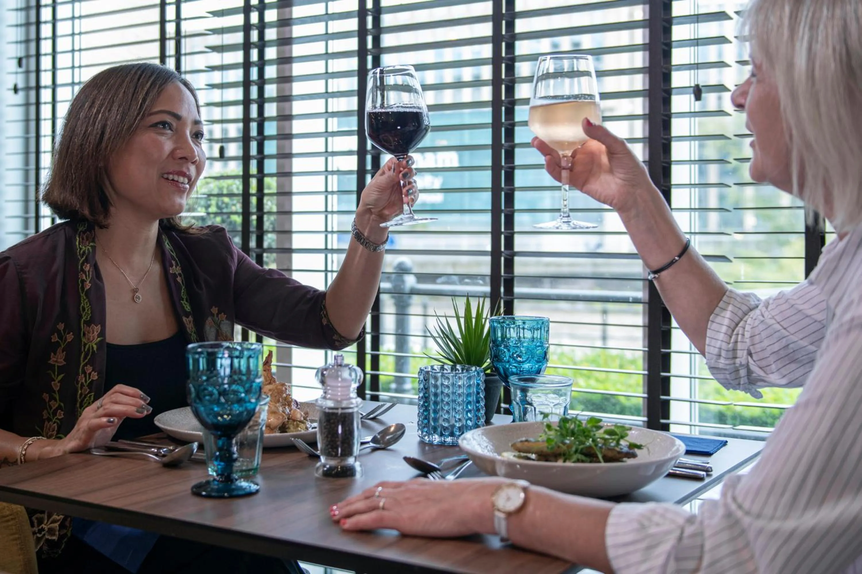 Restaurant/places to eat in Radisson Blu Hotel, Durham