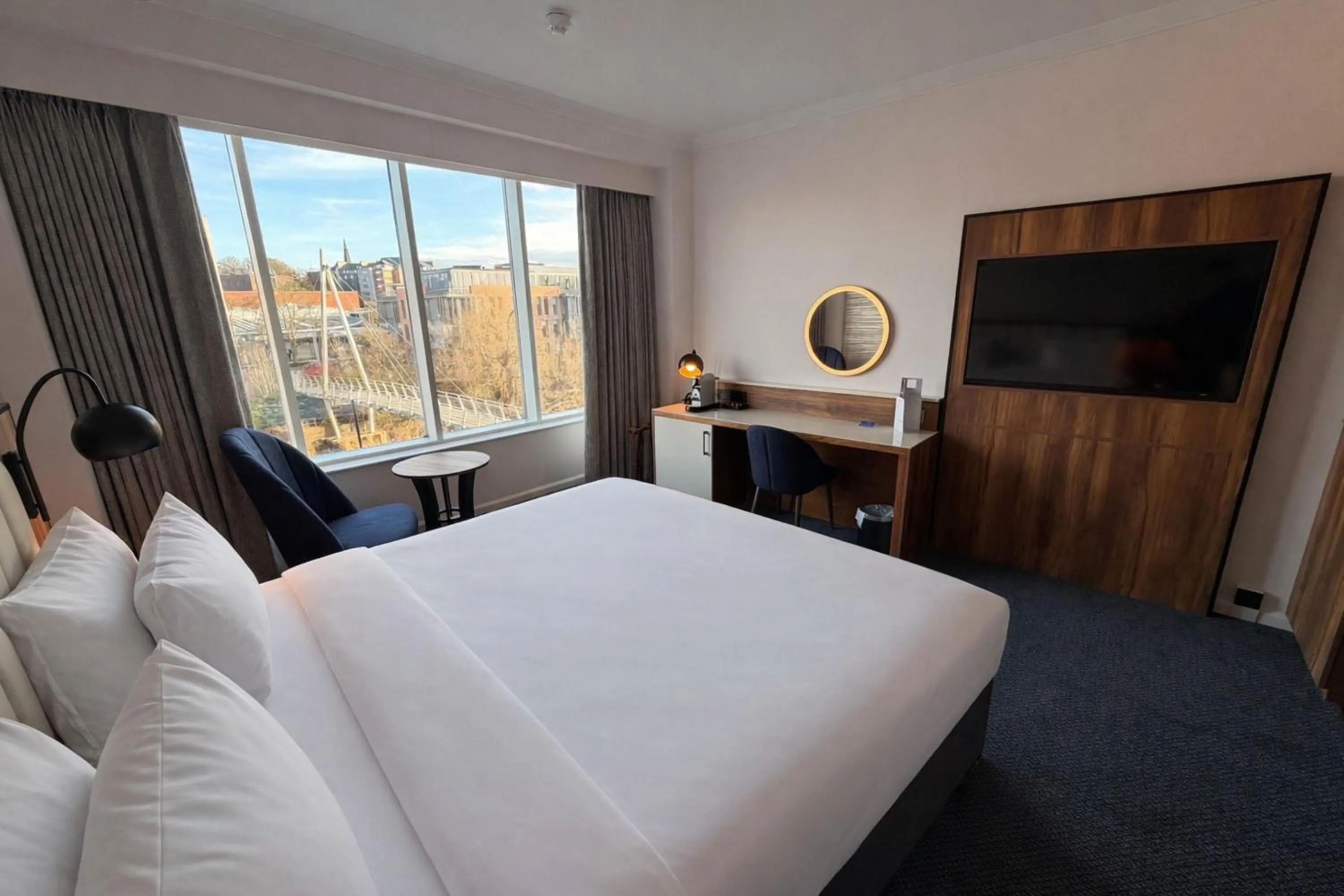 Bedroom, Bed in Radisson Blu Hotel, Durham