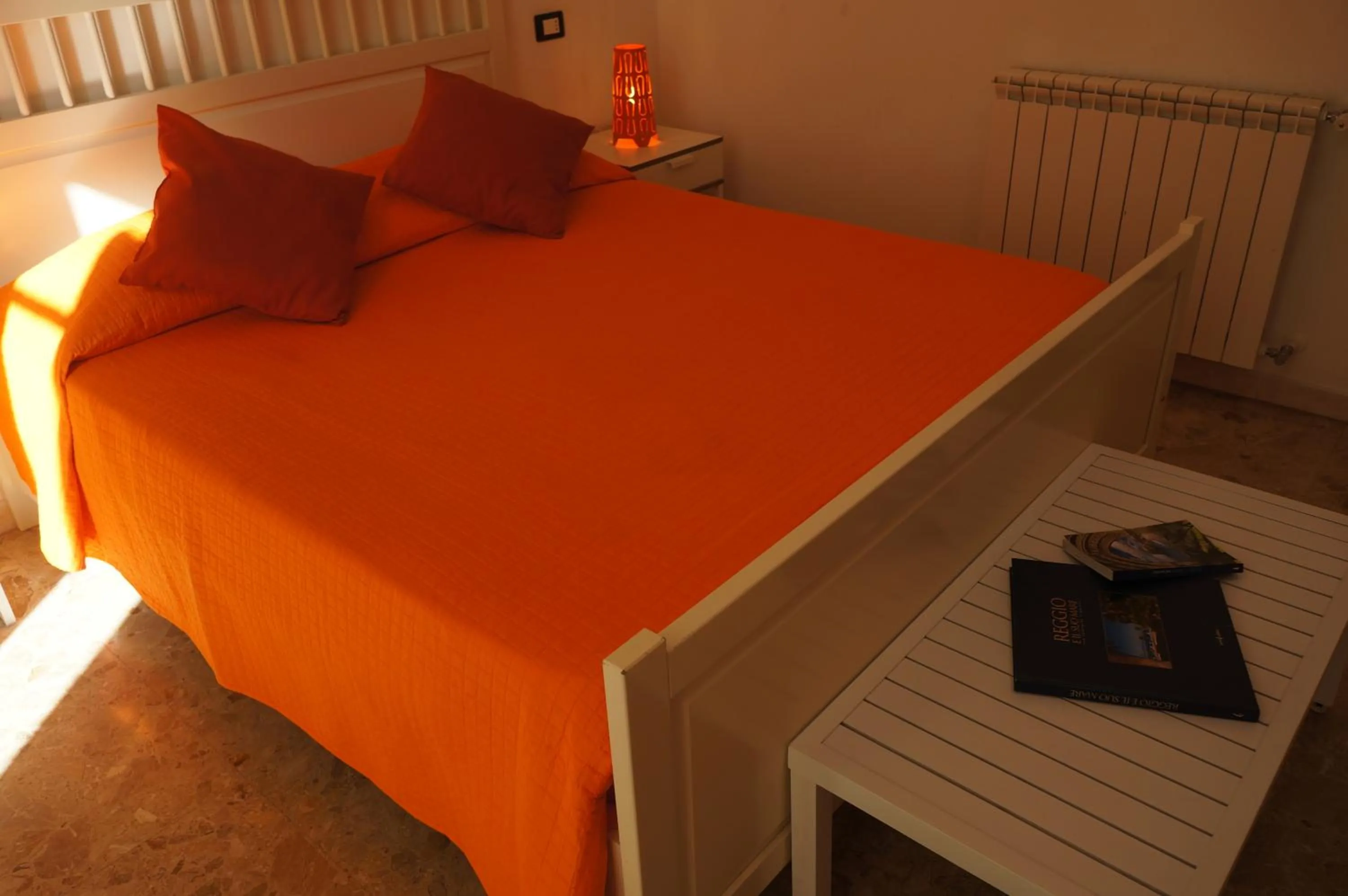 Decorative detail, Bed in B&B Casa Laganà