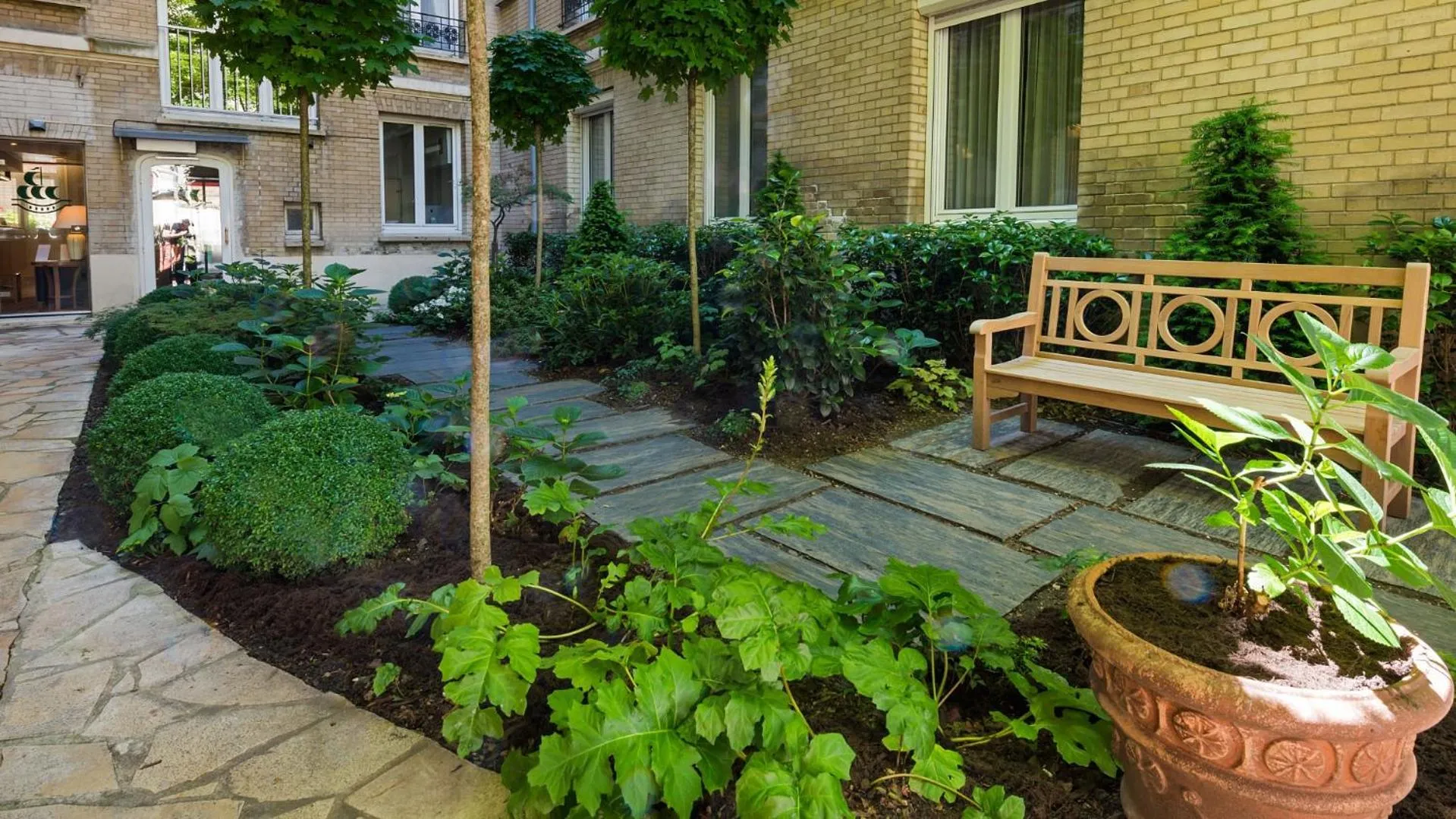 Garden in Hôtel Magellan