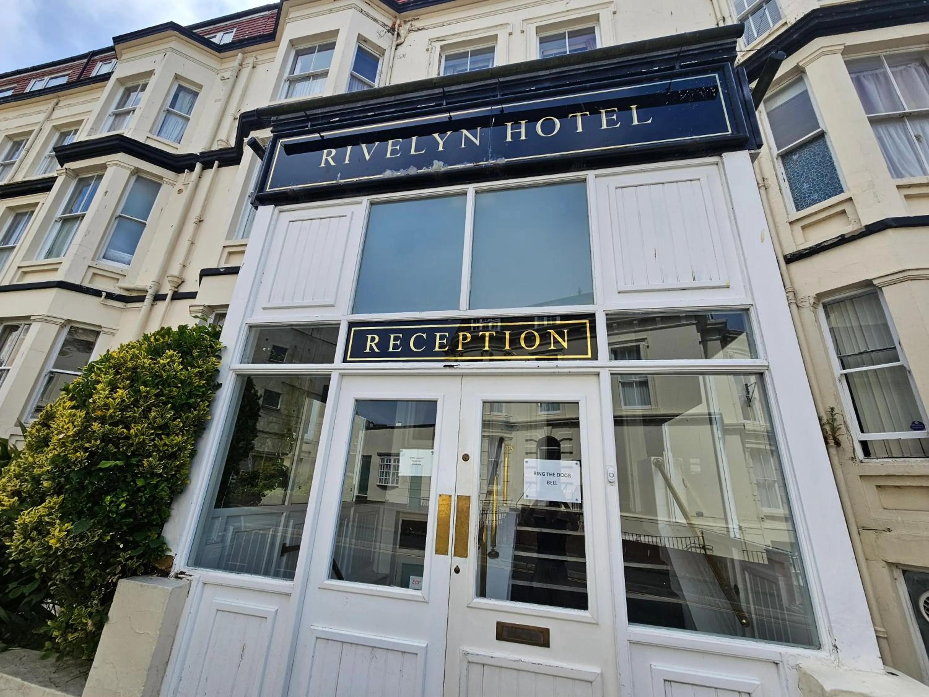 Facade/entrance in Rivelyn Hotel Bar & Restaurant