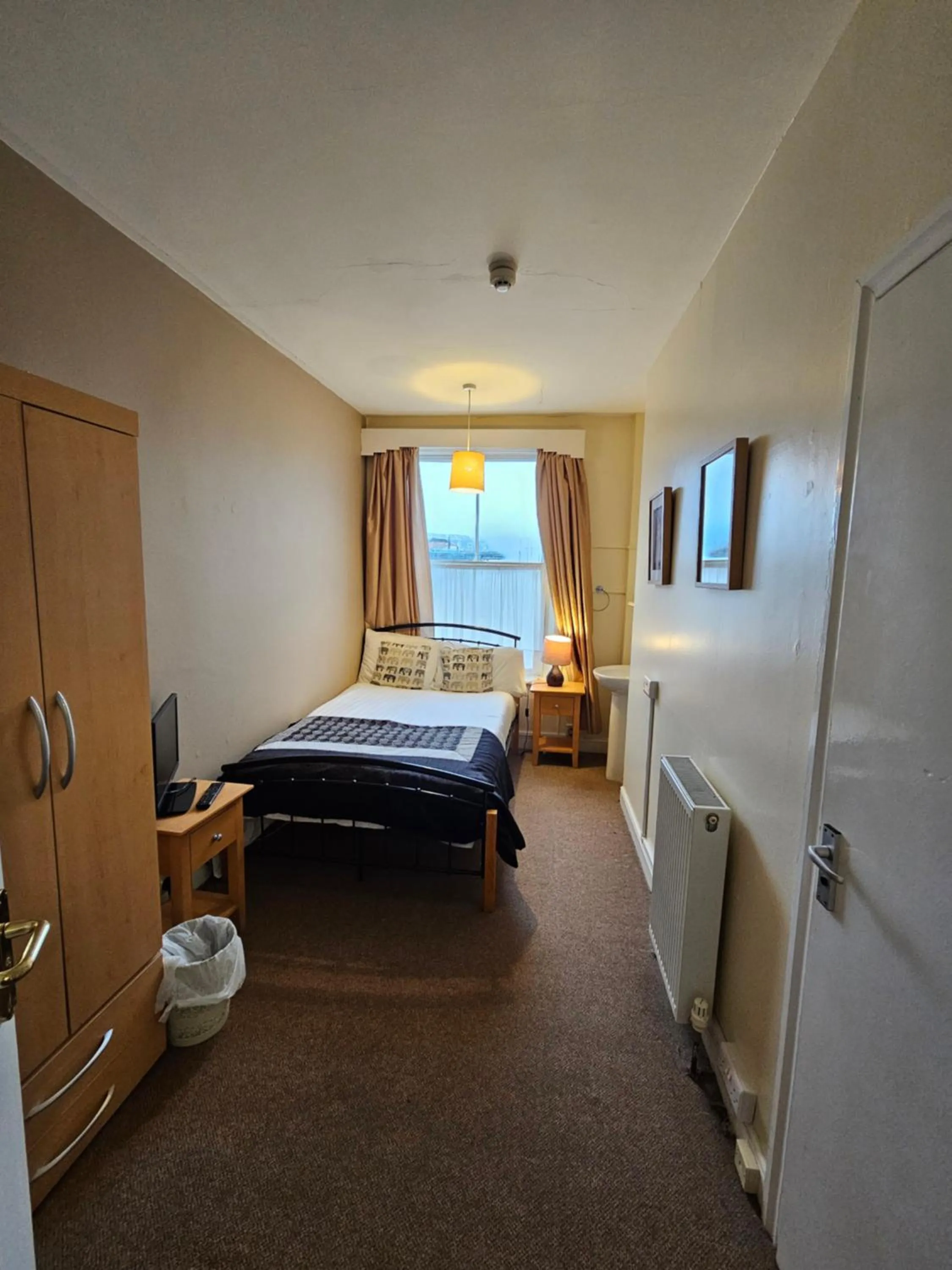 Bedroom, Bed in Rivelyn Hotel Bar & Restaurant