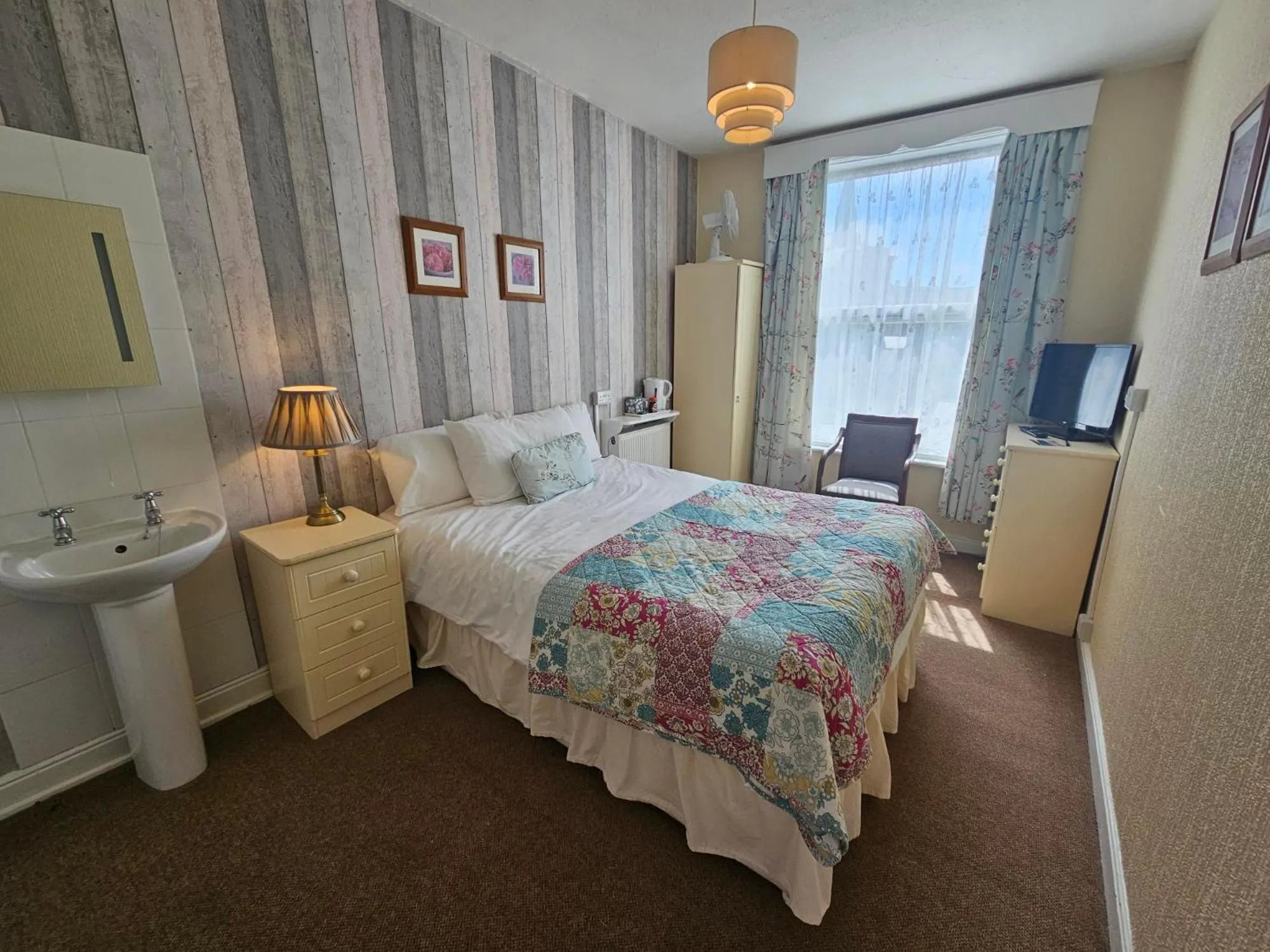 Bedroom, Bed in Rivelyn Hotel Bar & Restaurant