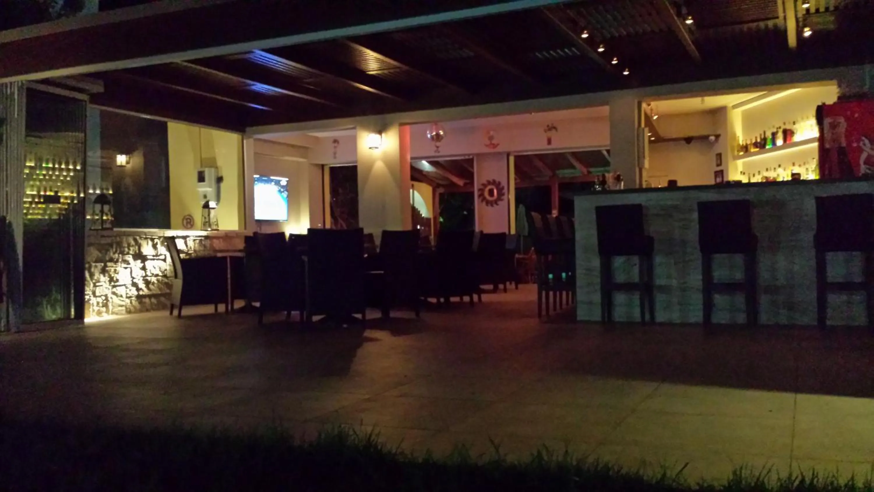 Restaurant/places to eat in Maria Lambis