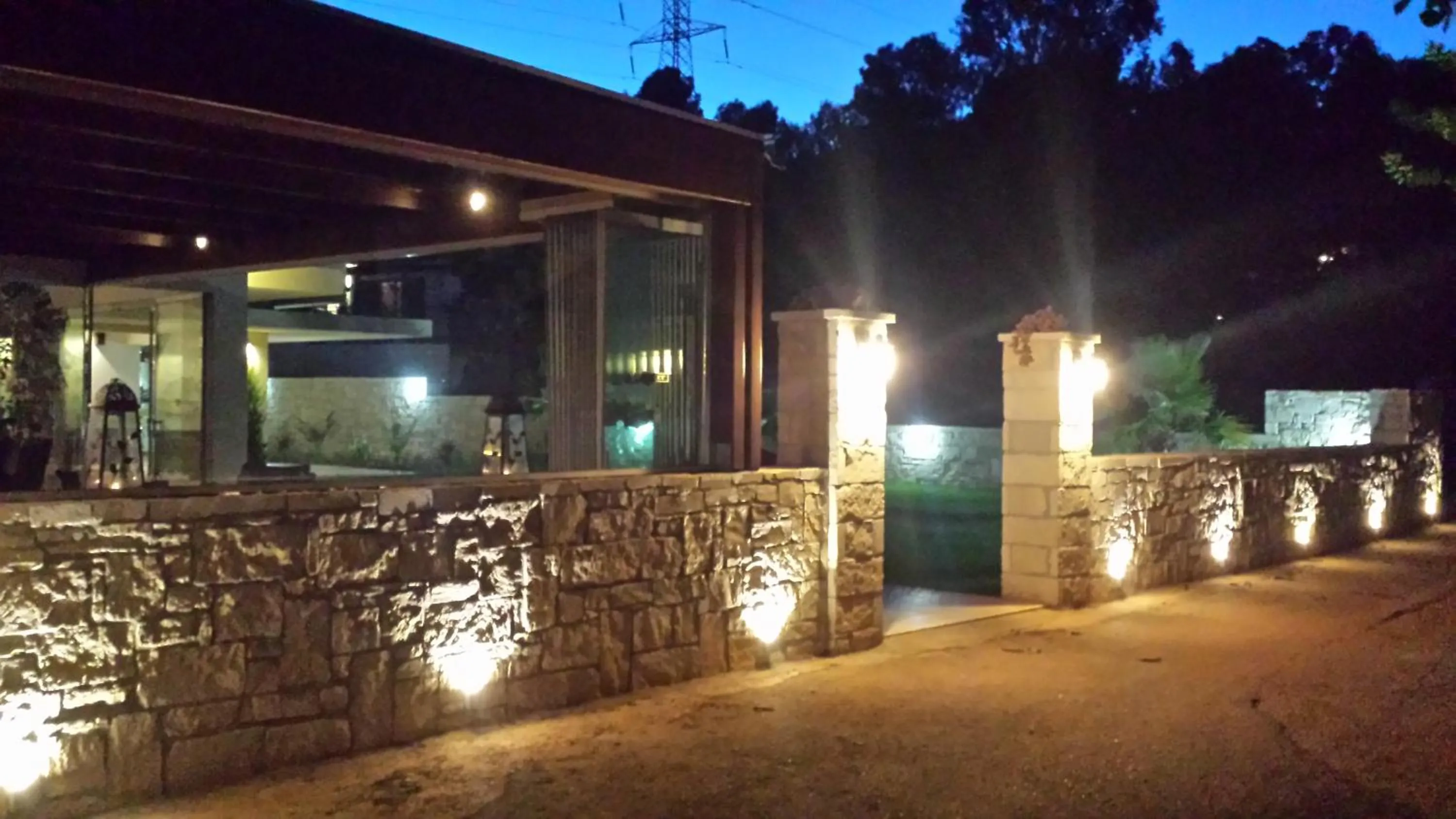 Facade/entrance in Maria Lambis