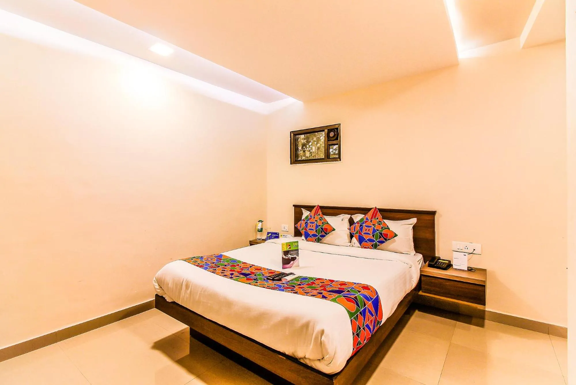 Bedroom, Bed in FabExpress Silver Lake - Nr BKC