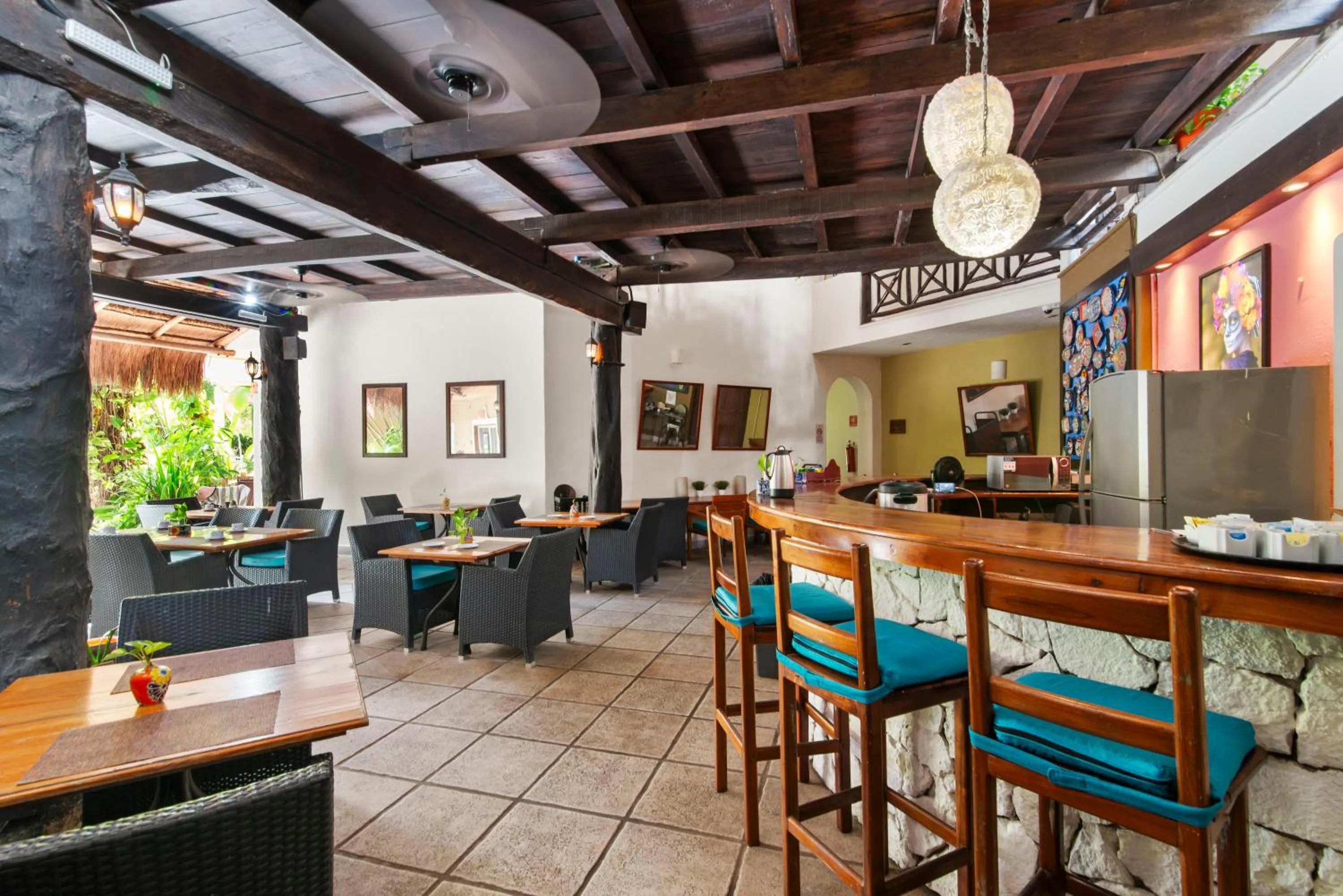 Restaurant/places to eat in Hotel Riviera Del Sol