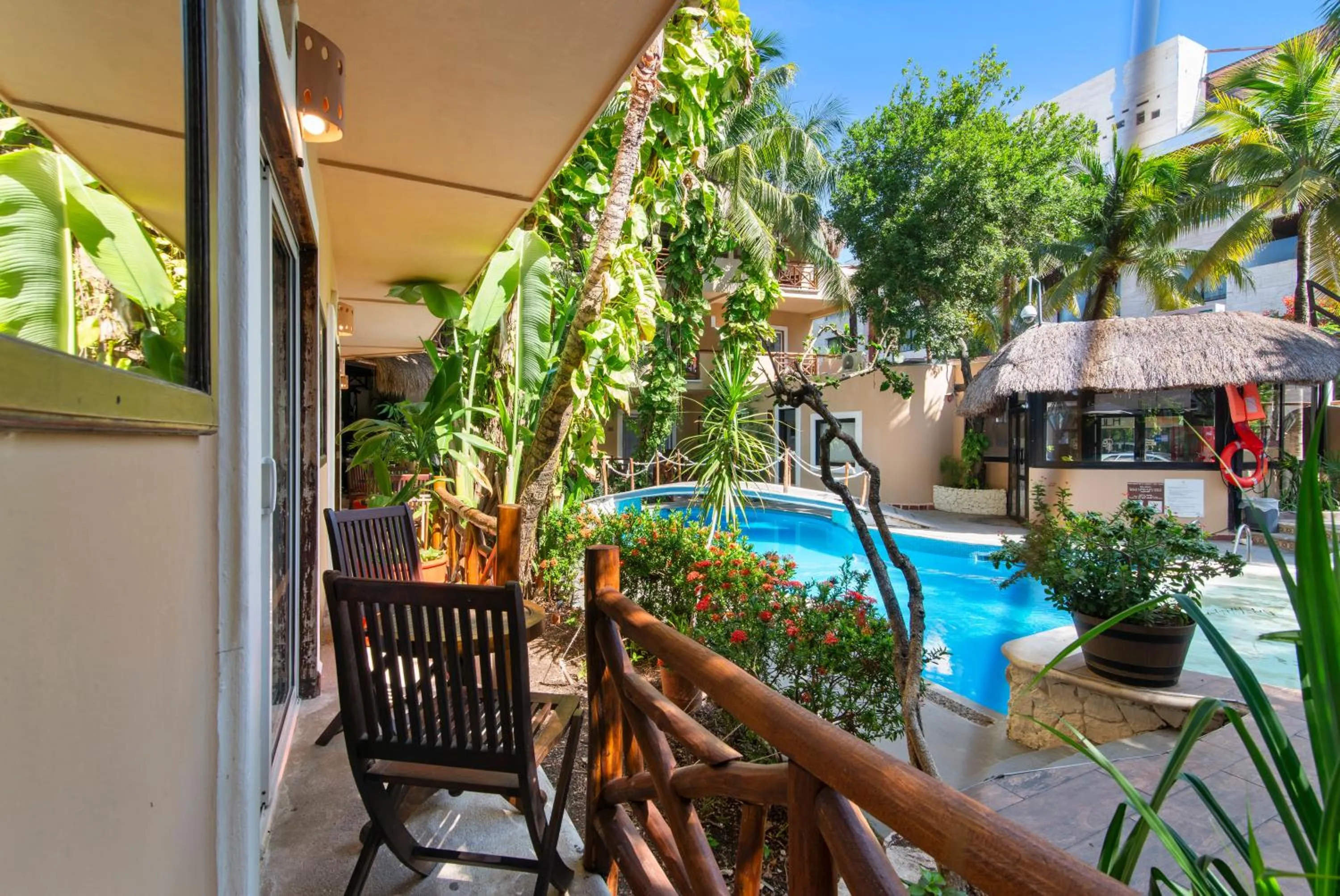 Swimming pool in Hotel Riviera Del Sol
