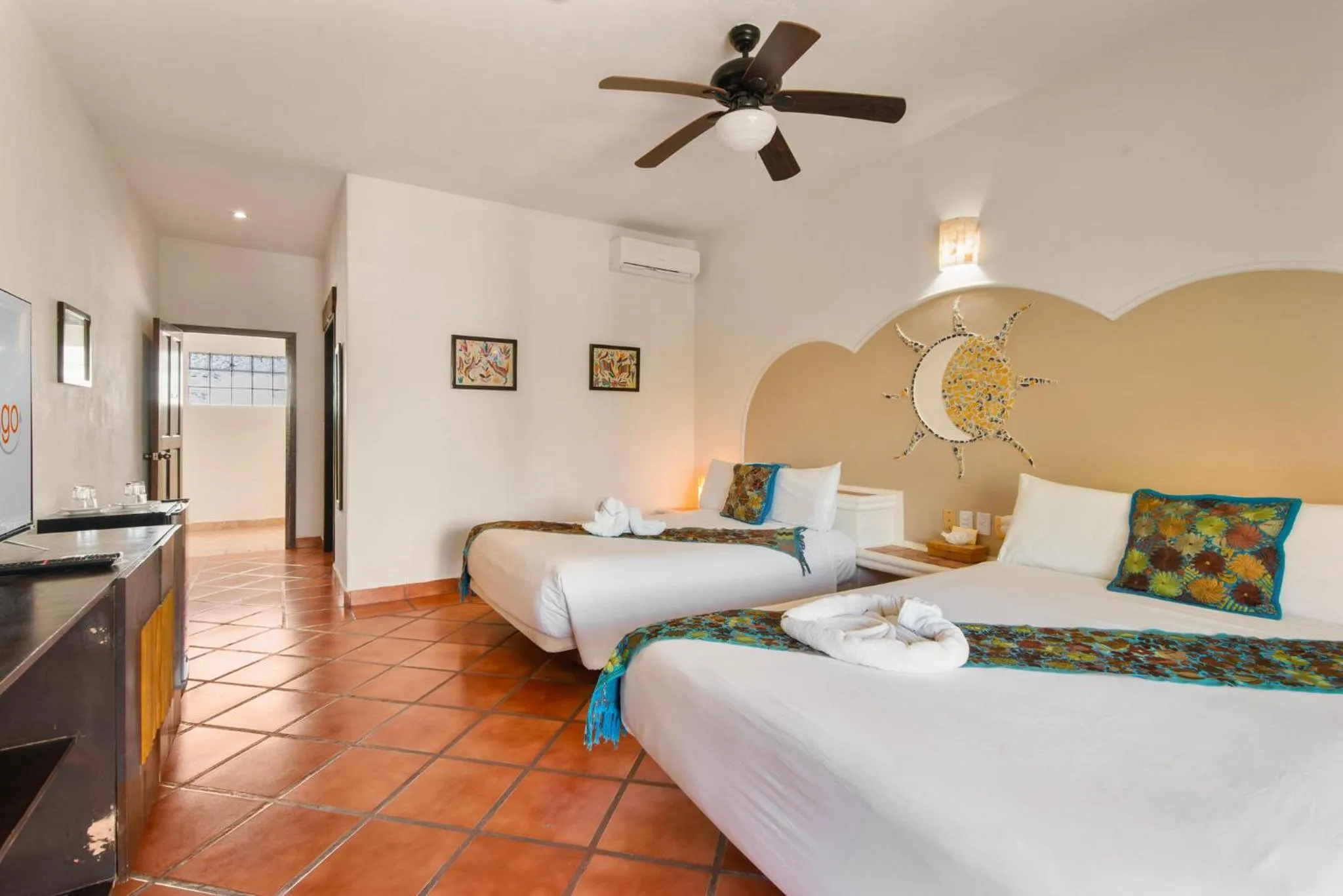 Photo of the whole room, Bed in Hotel Riviera Del Sol