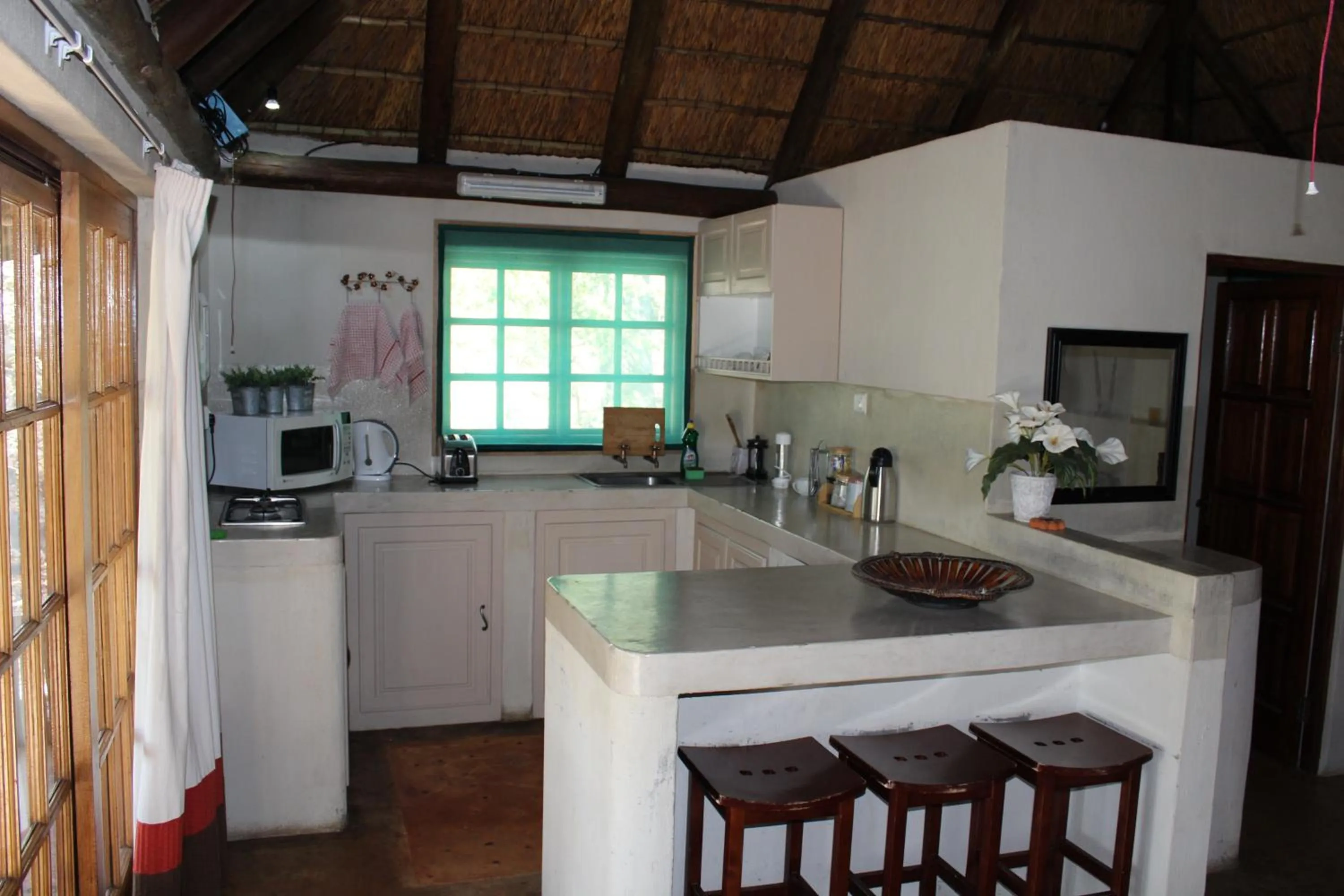 Kitchen or kitchenette in Tantebane Game Ranch