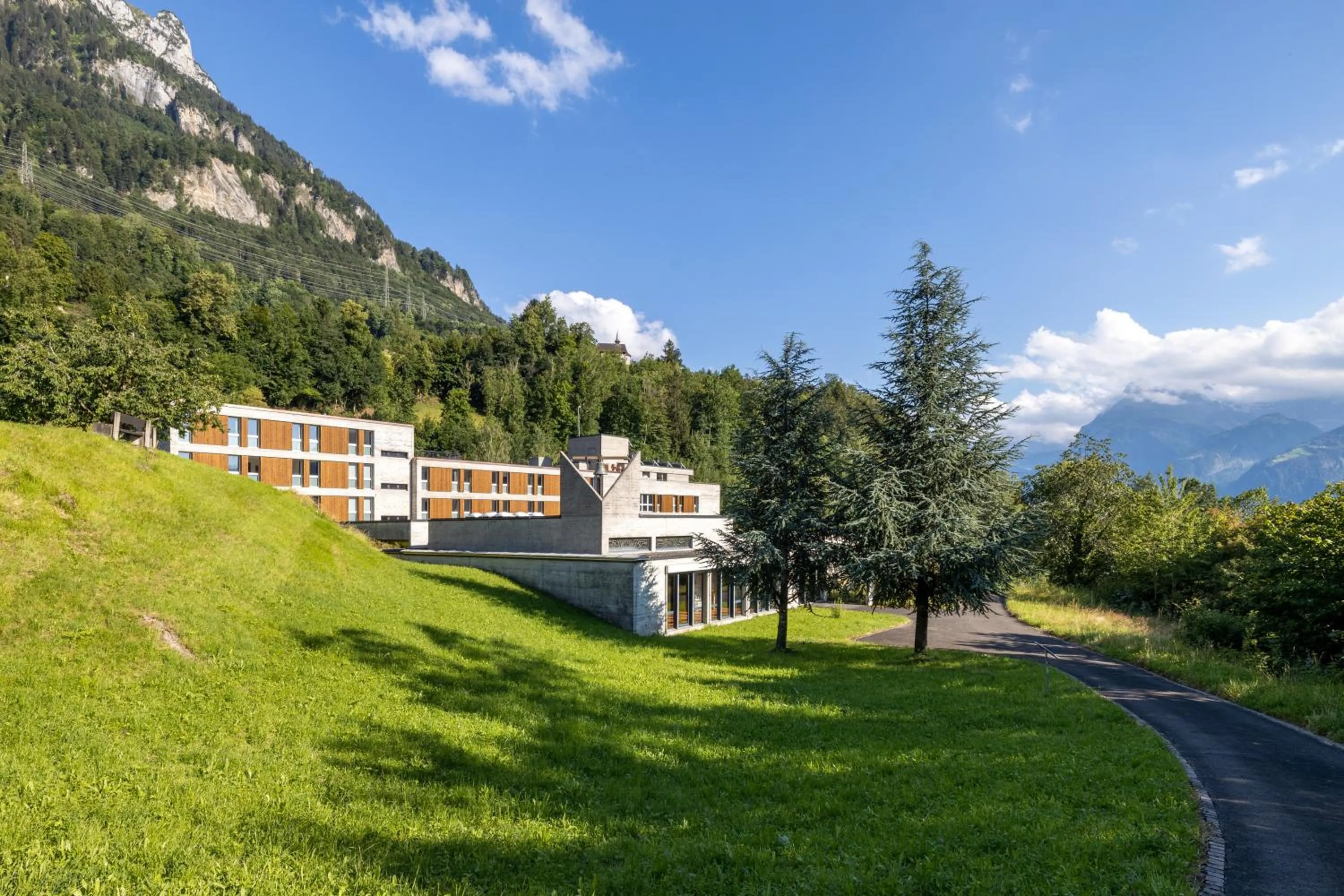 Property building in B&B Hotel Mattli Übernachtung Frühstück