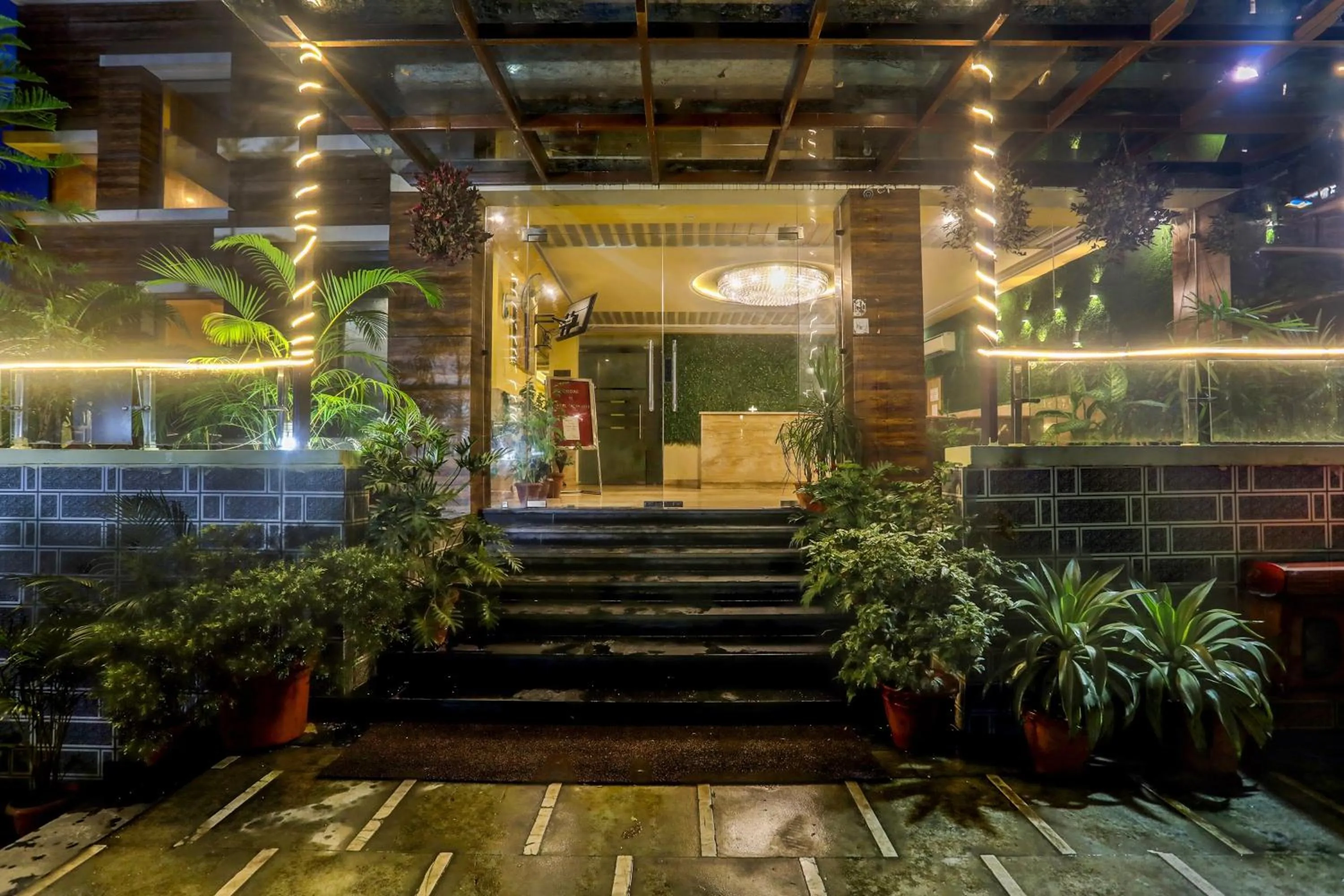 Facade/entrance in Super Townhouse Oak Pacify Hills