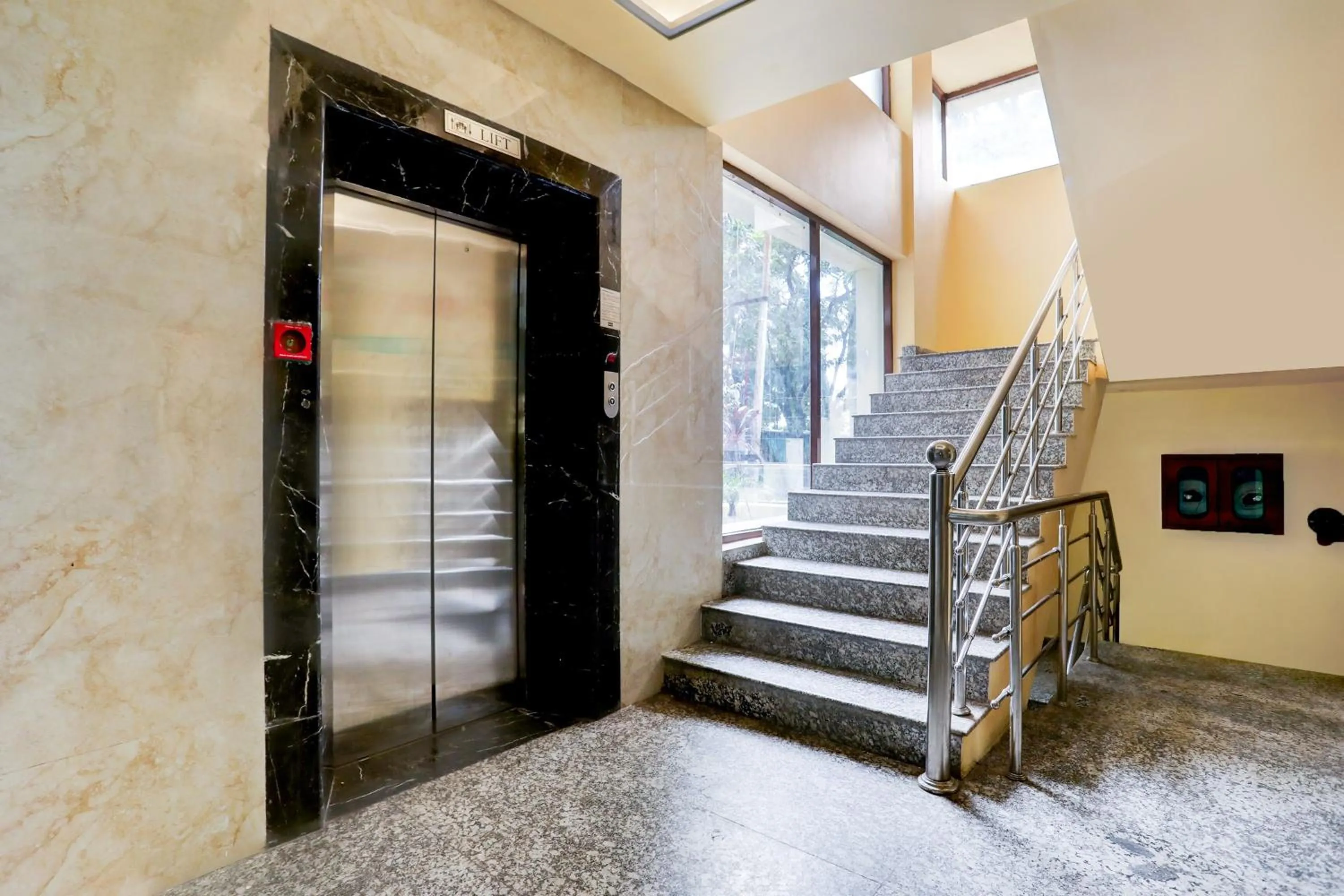 Lobby or reception in Super Townhouse Oak Pacify Hills