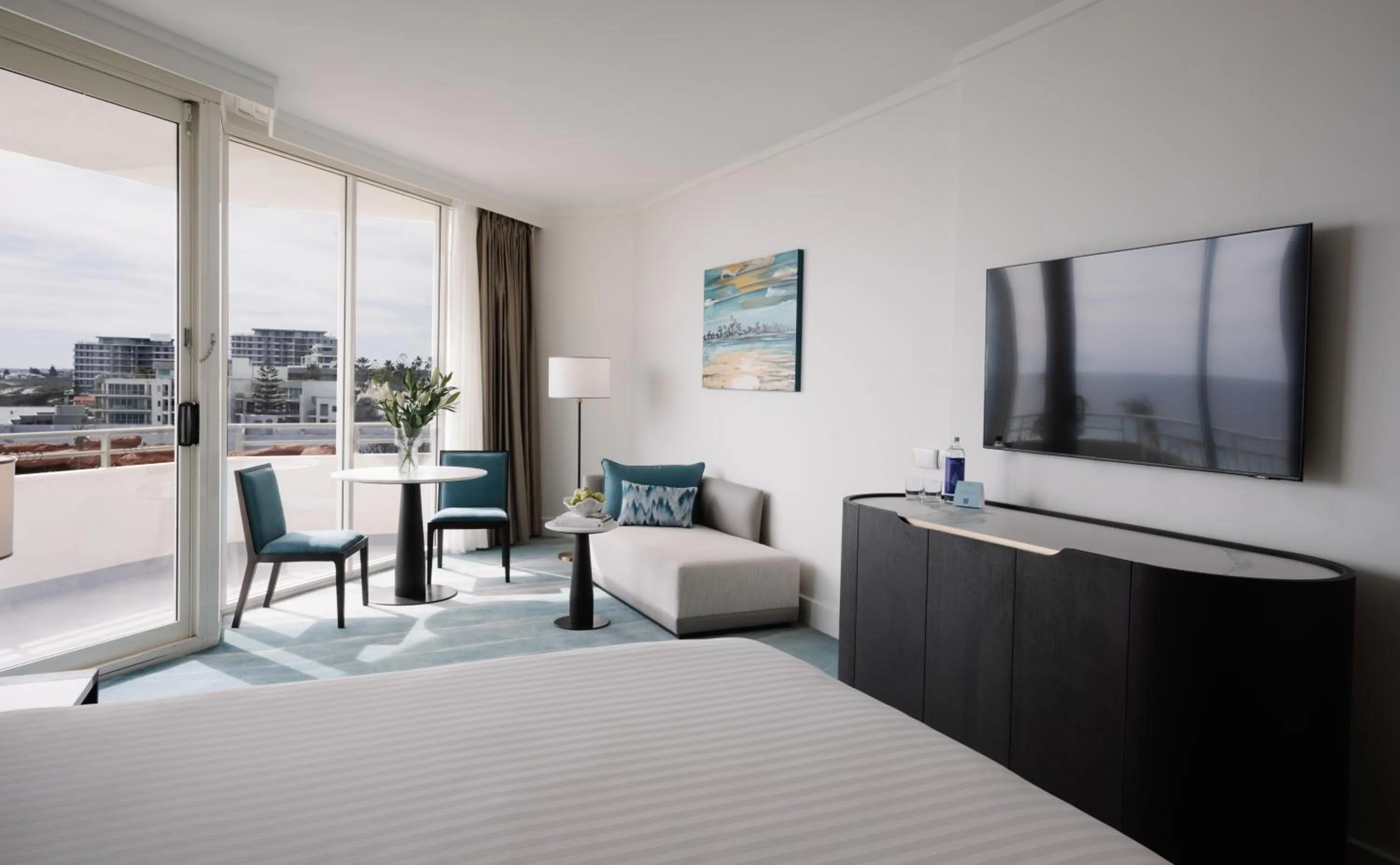 View (from property/room), Bed in Rendezvous Hotel Perth Scarborough