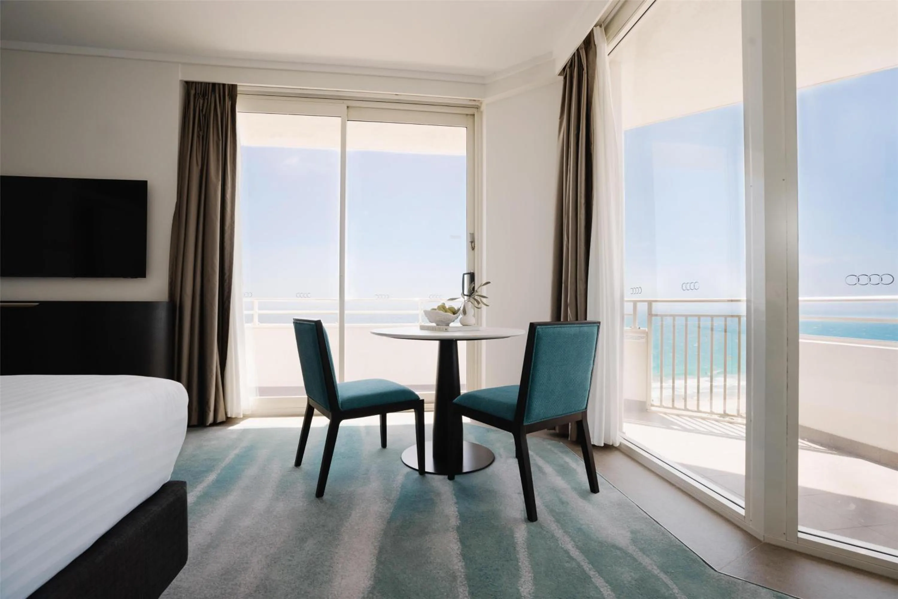 Bedroom, Bed in Rendezvous Hotel Perth Scarborough