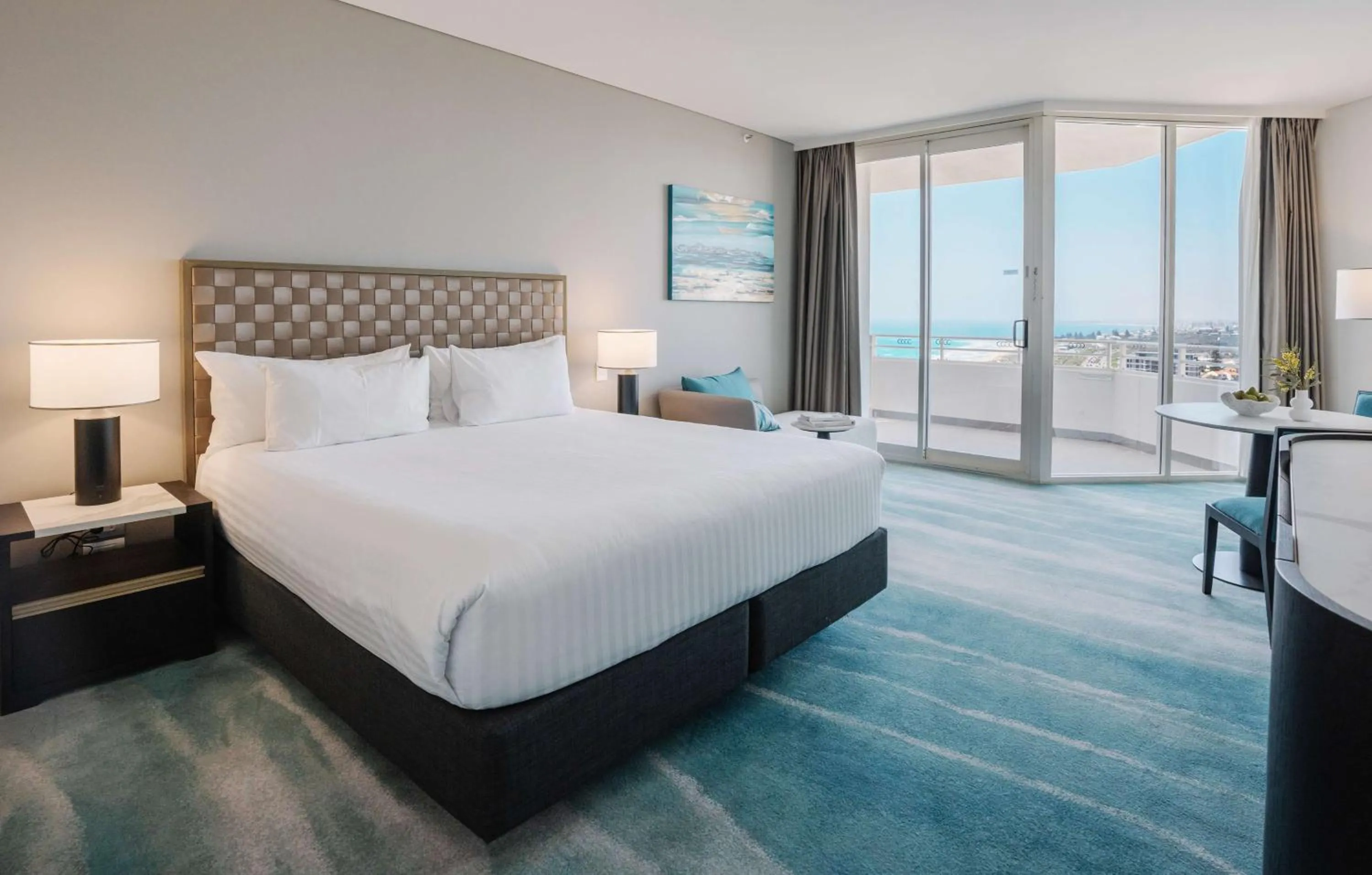 Bedroom, Bed in Rendezvous Hotel Perth Scarborough