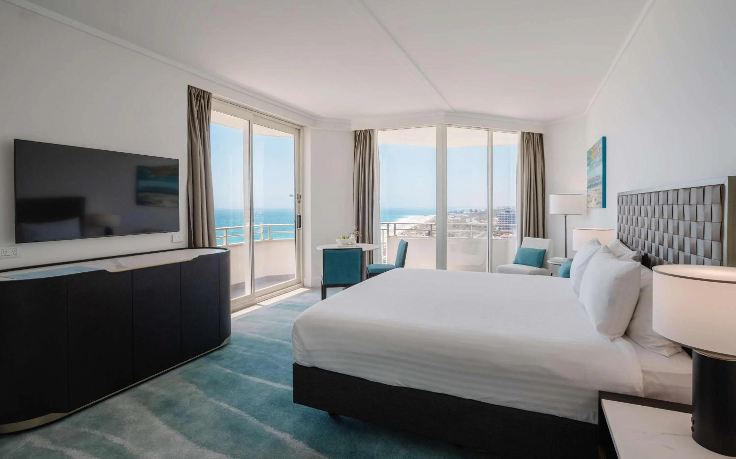 Bedroom, Bed in Rendezvous Hotel Perth Scarborough