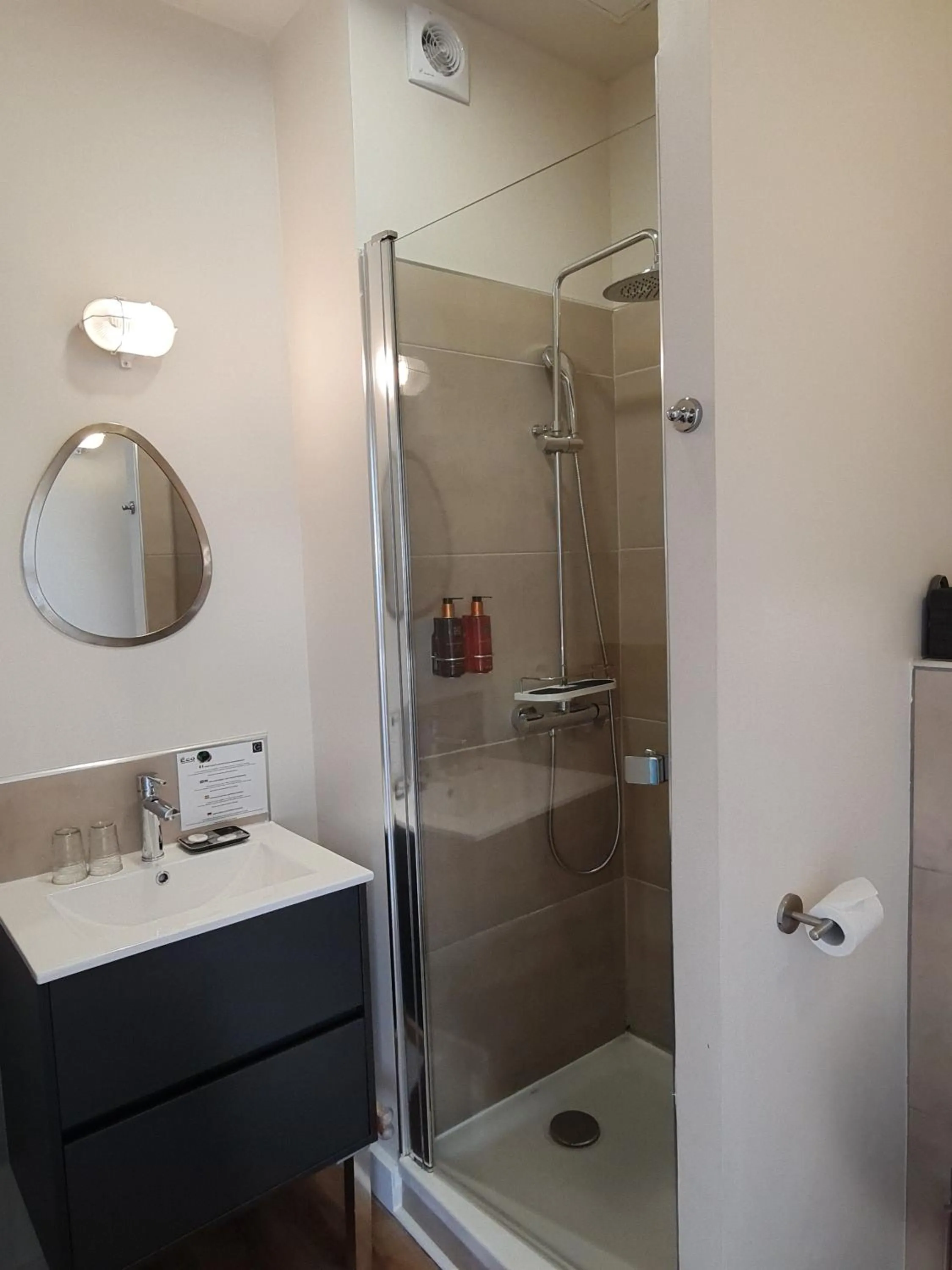 Bathroom in Hôtel Le C - Boutique Hôtel