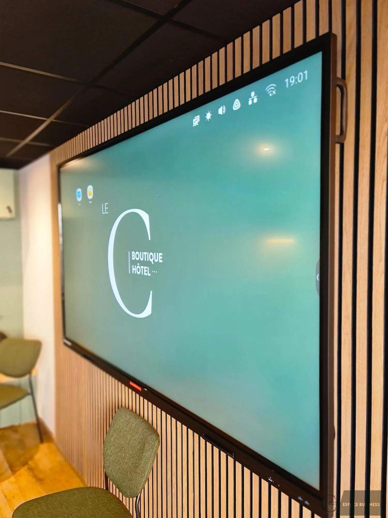 Communal lounge/ TV room in Hôtel Le C - Boutique Hôtel