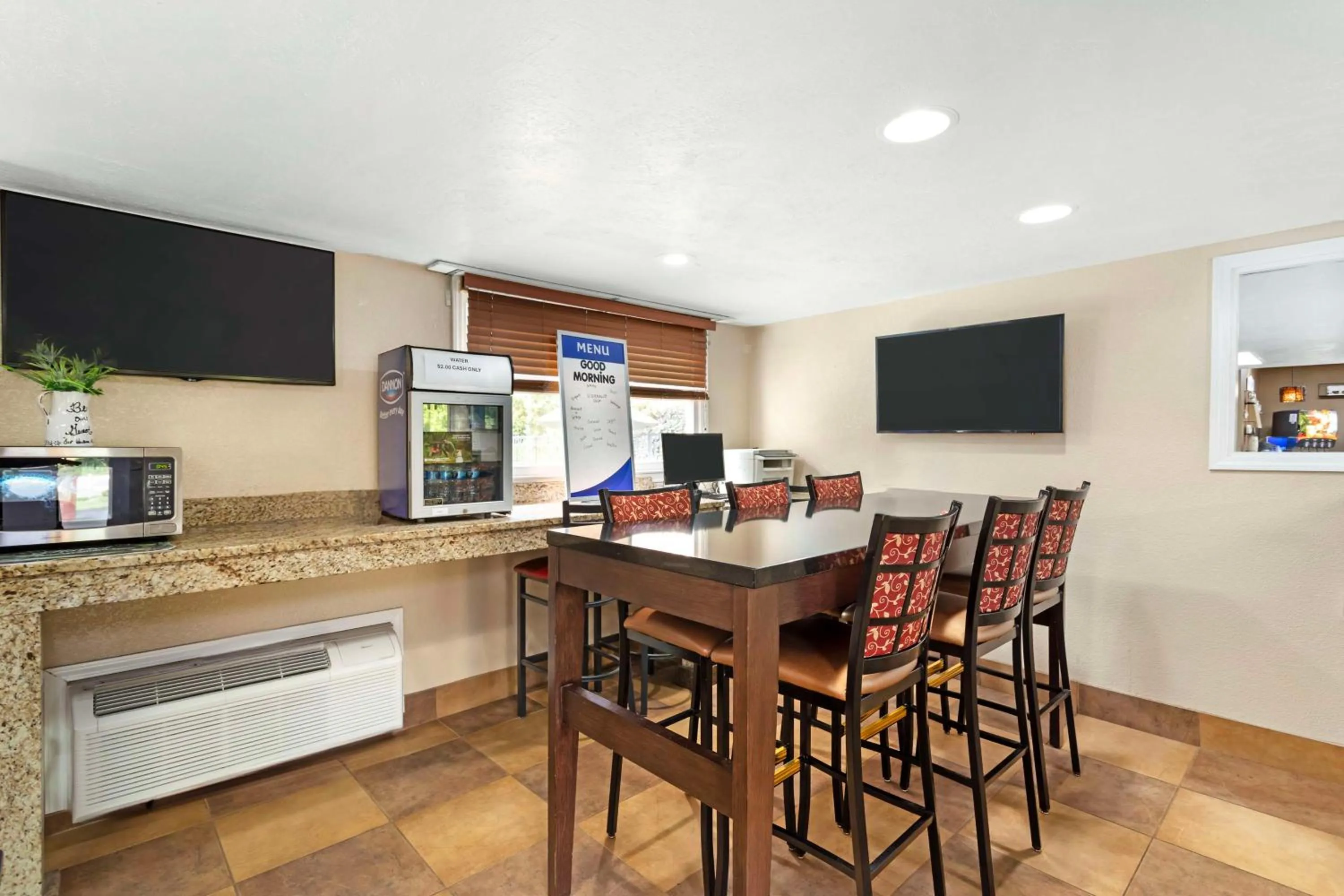 Breakfast in Best Western Mountainbrook Inn Maggie Valley