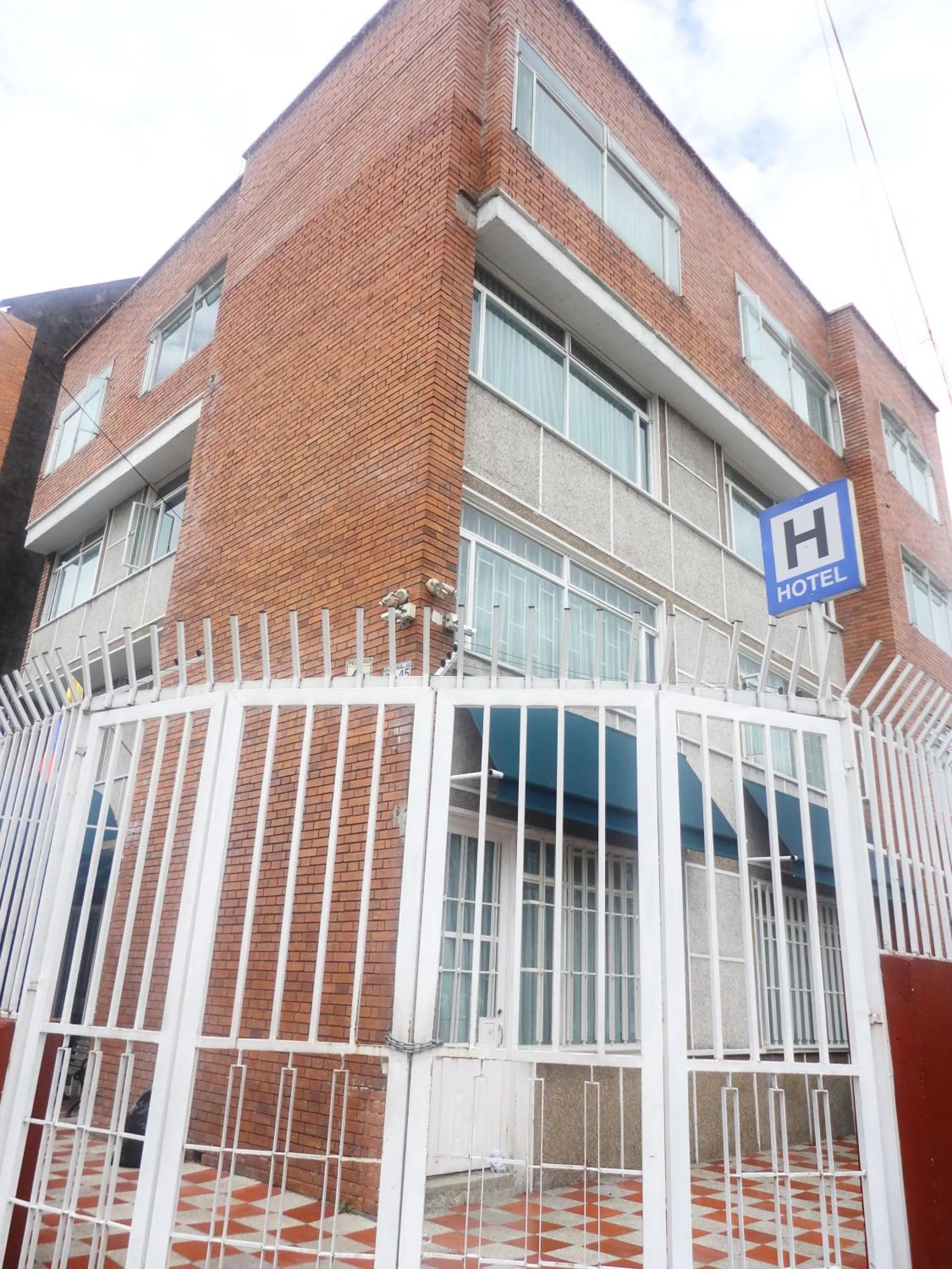 Facade/entrance in Hotel Casa Sarita