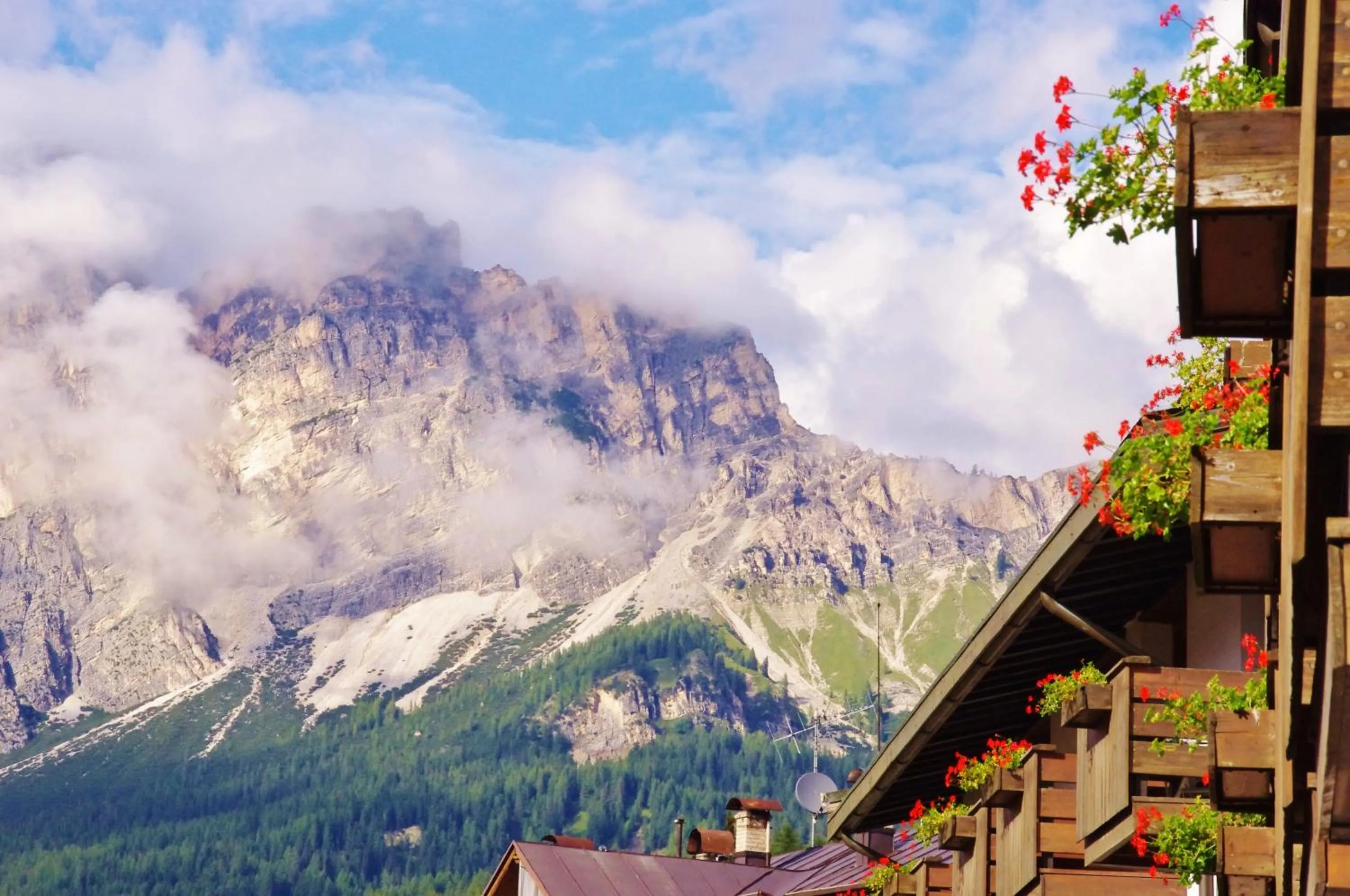 Facade/entrance in Hotel Cristallino d'Ampezzo