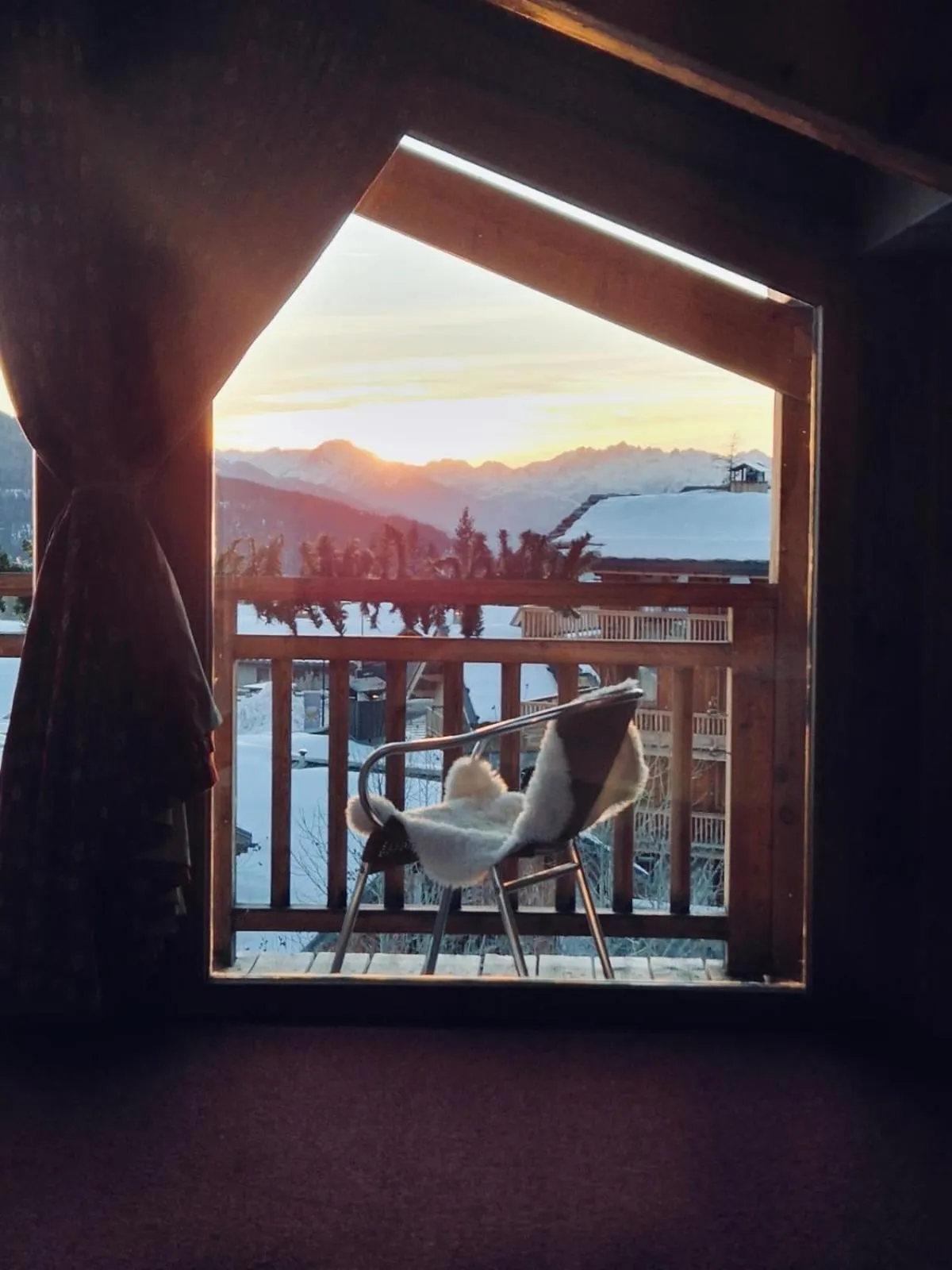 Mountain view in Hôtel L'Accroche Coeur