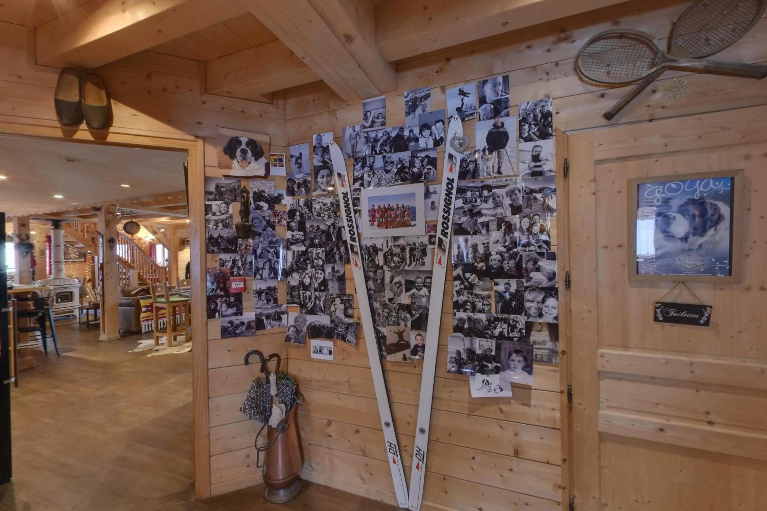 Facade/entrance in Hôtel L'Accroche Coeur