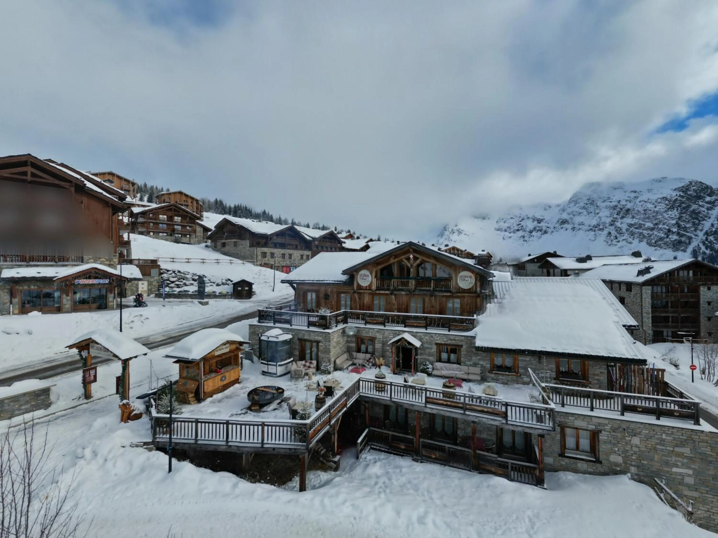 Natural landscape in Hôtel L'Accroche Coeur