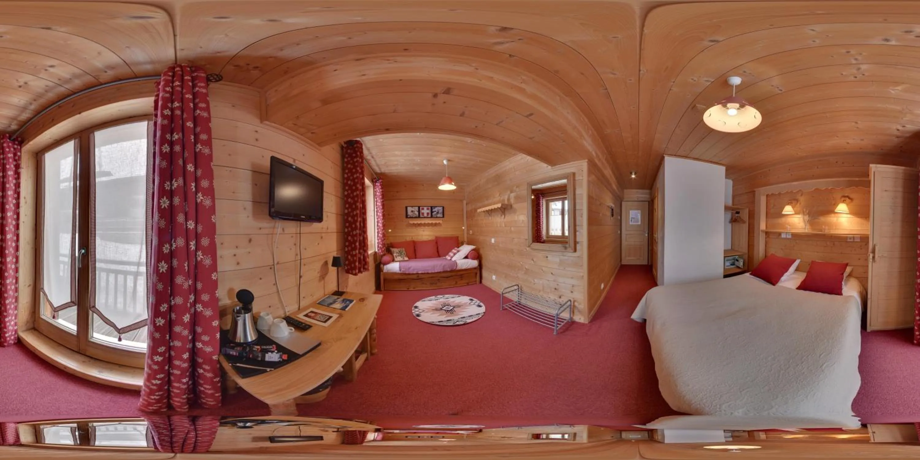 Bedroom in Hôtel L'Accroche Coeur