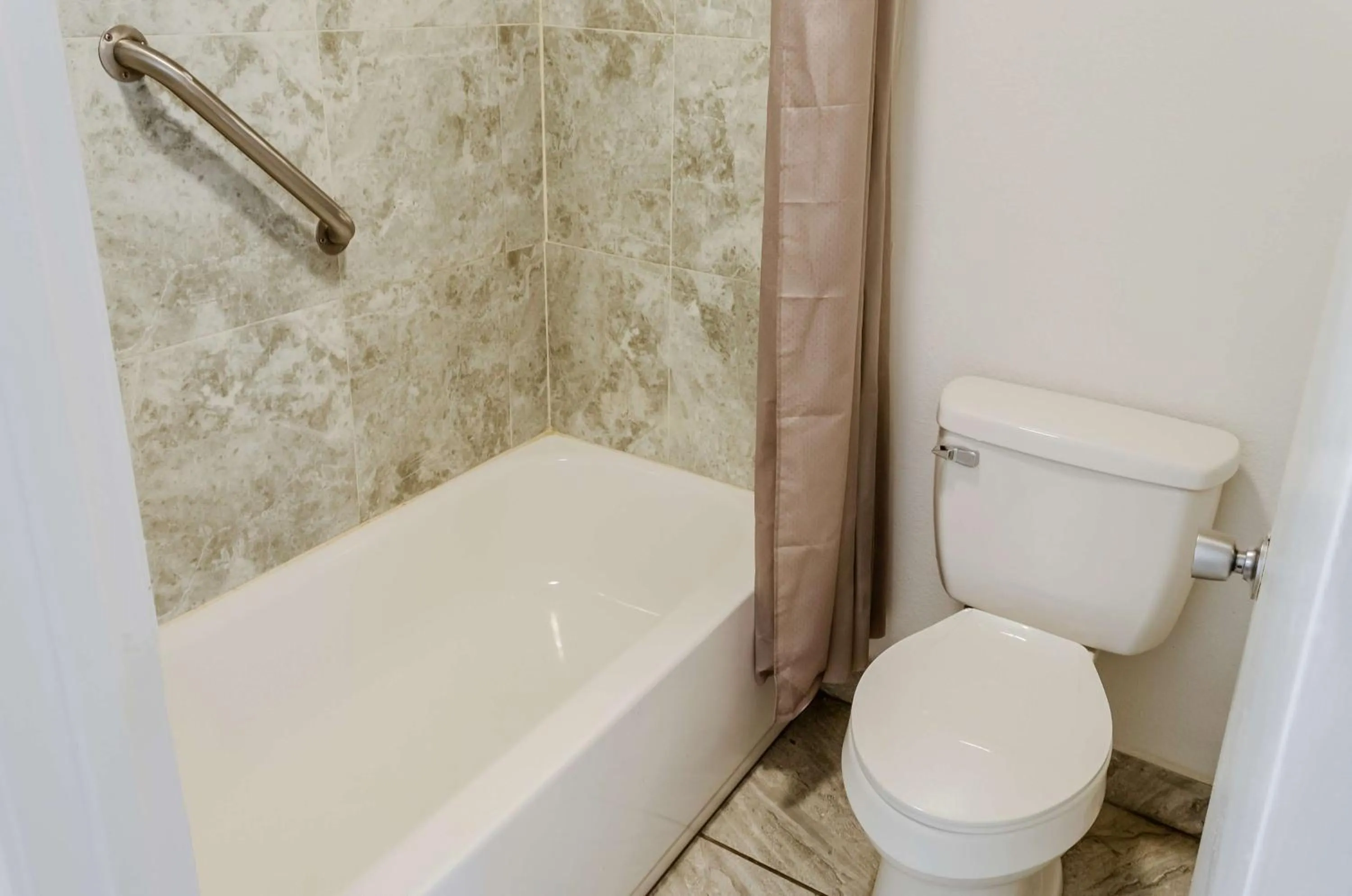 Bathroom in Motel 6-Saraland, AL