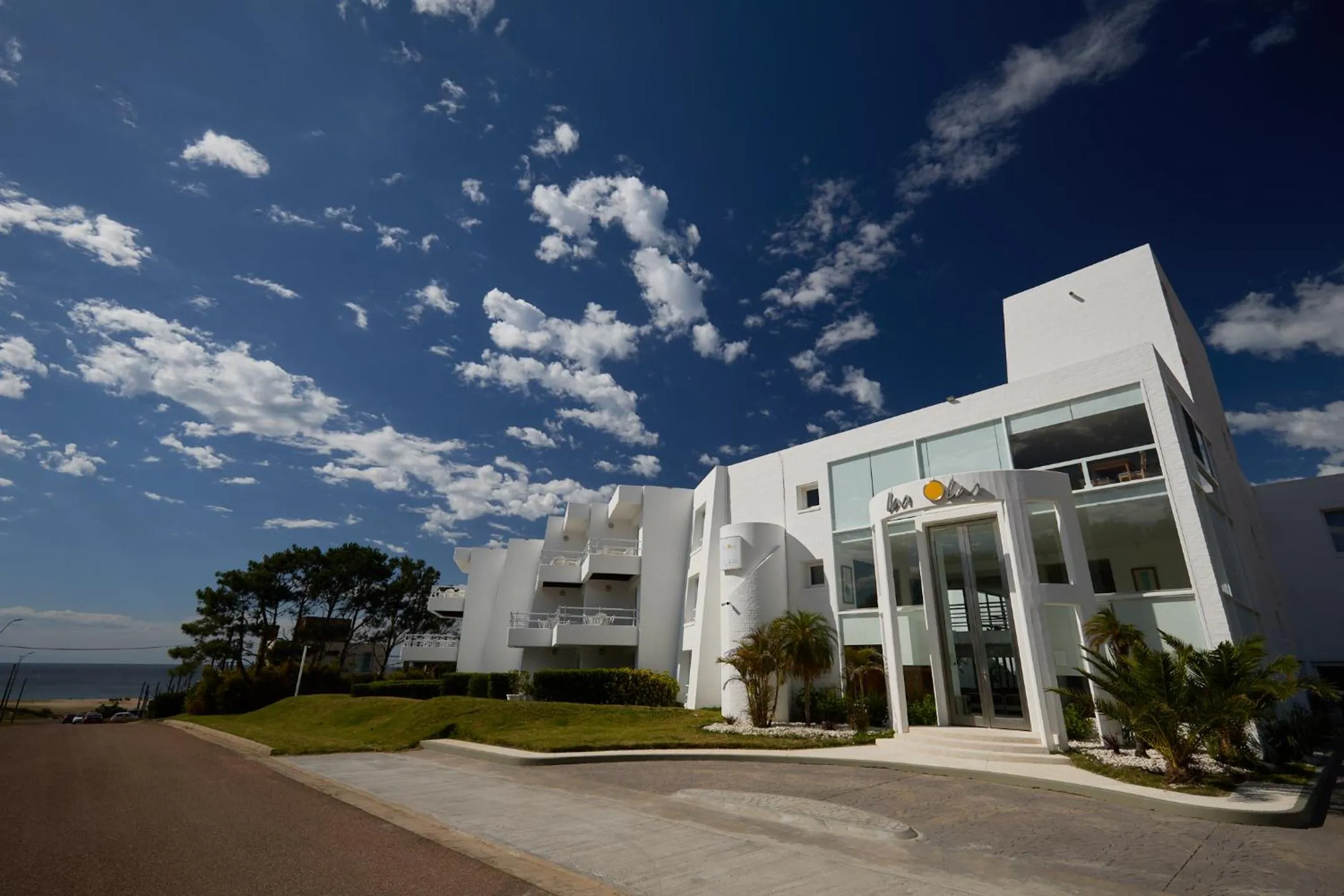 Property building in Hotel Las Olas Resort