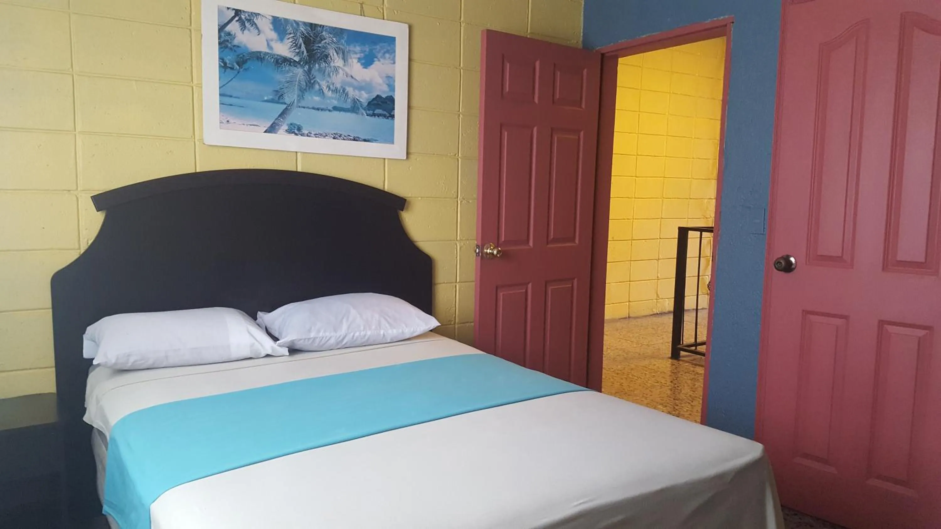 Bed in Guesthouse Dos Molinos B&B