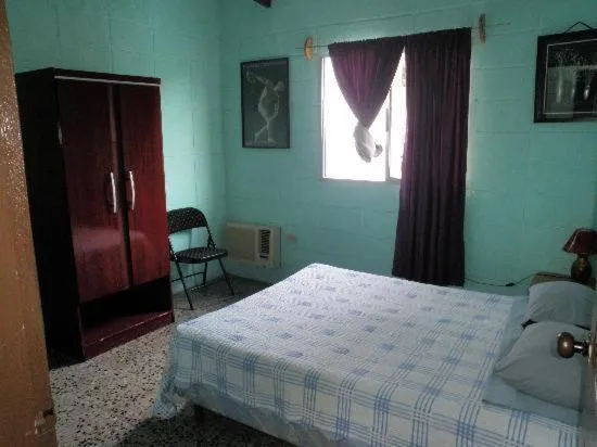 Photo of the whole room, Bed in Guesthouse Dos Molinos B&B