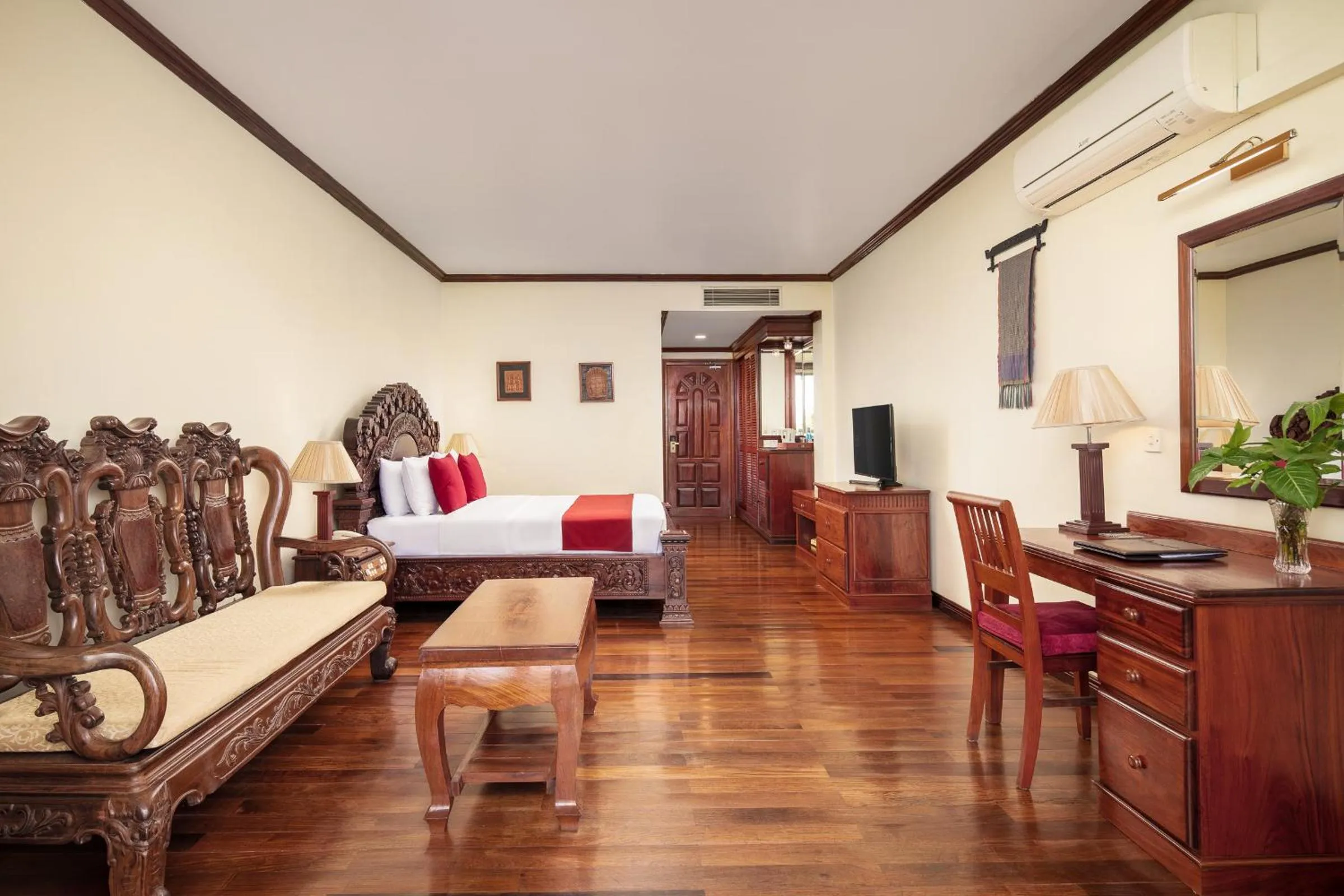 Guests in Angkor Paradise Hotel