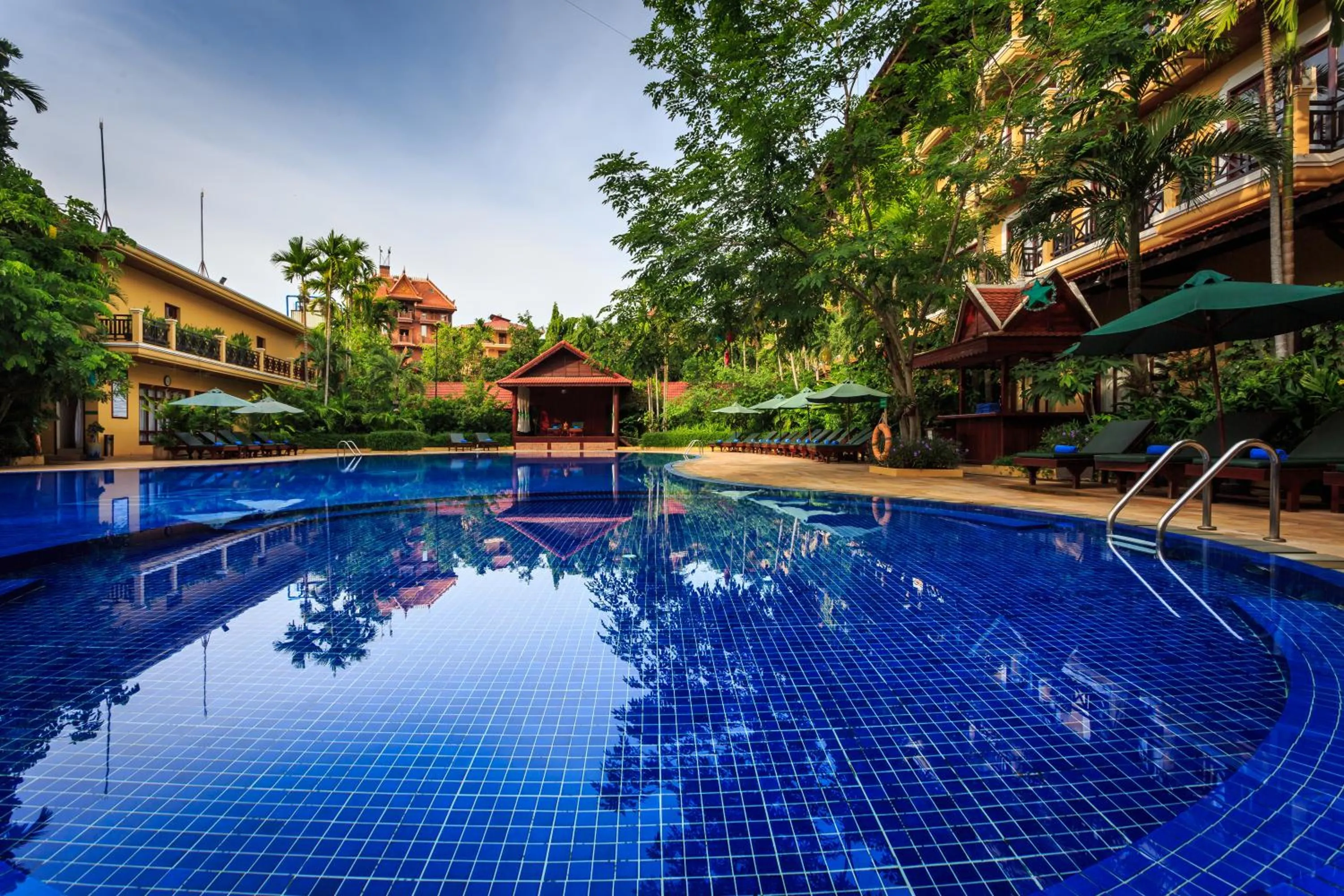 Swimming pool in Angkor Paradise Hotel