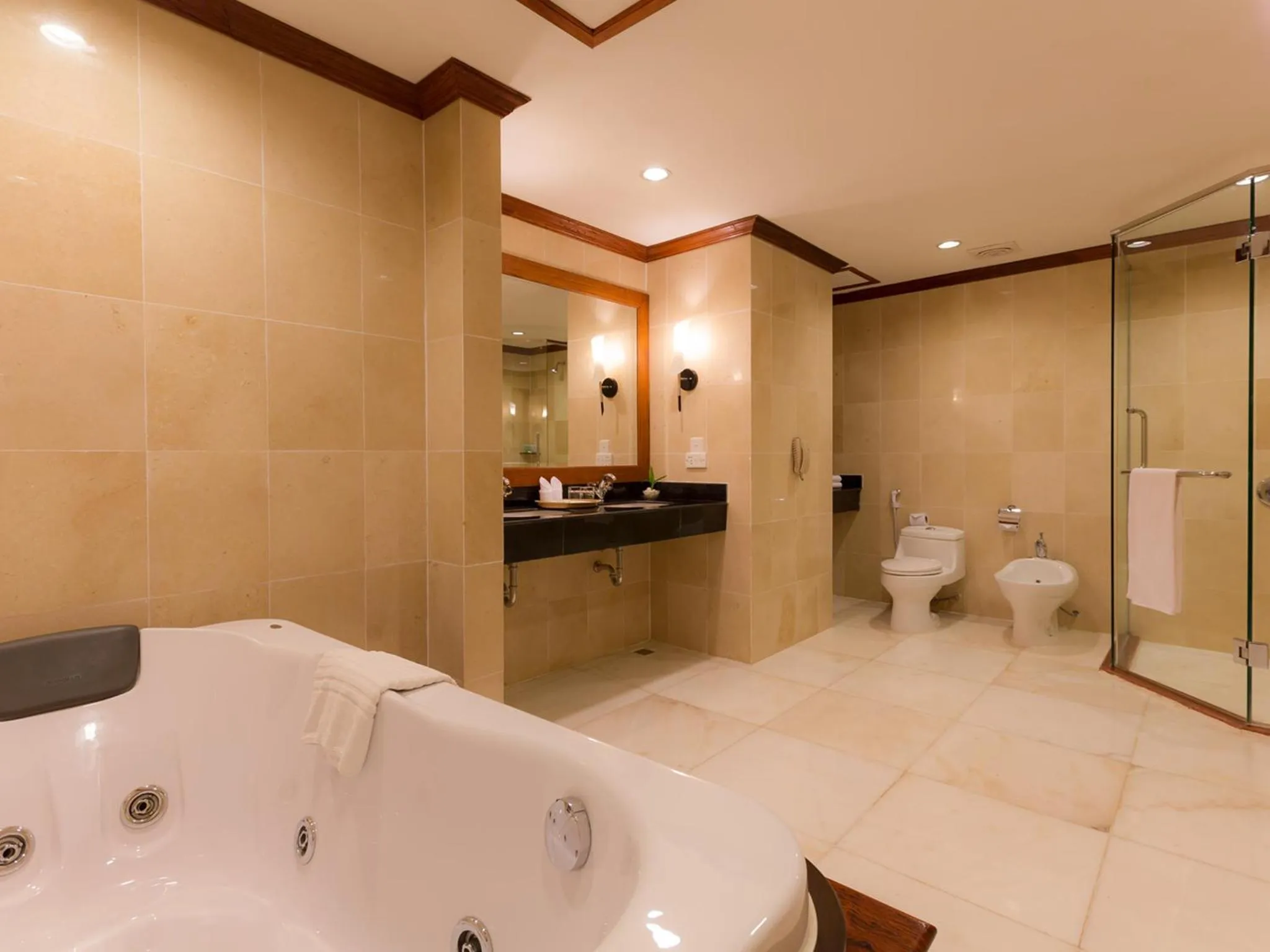 Toilet in Angkor Paradise Hotel